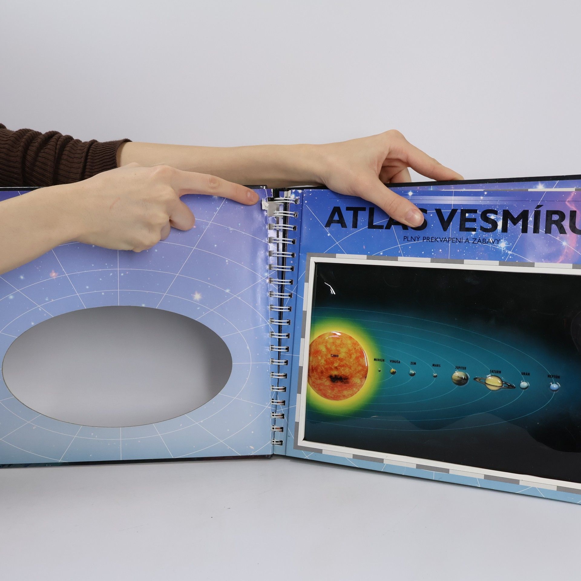 Autorenkollektiv Atlas Vesmíru