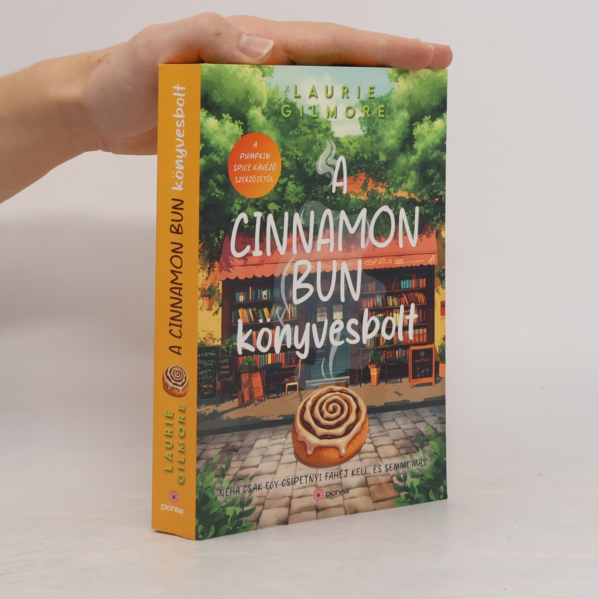 Laurie Gilmore A Cinnamon Bun könyvesbolt