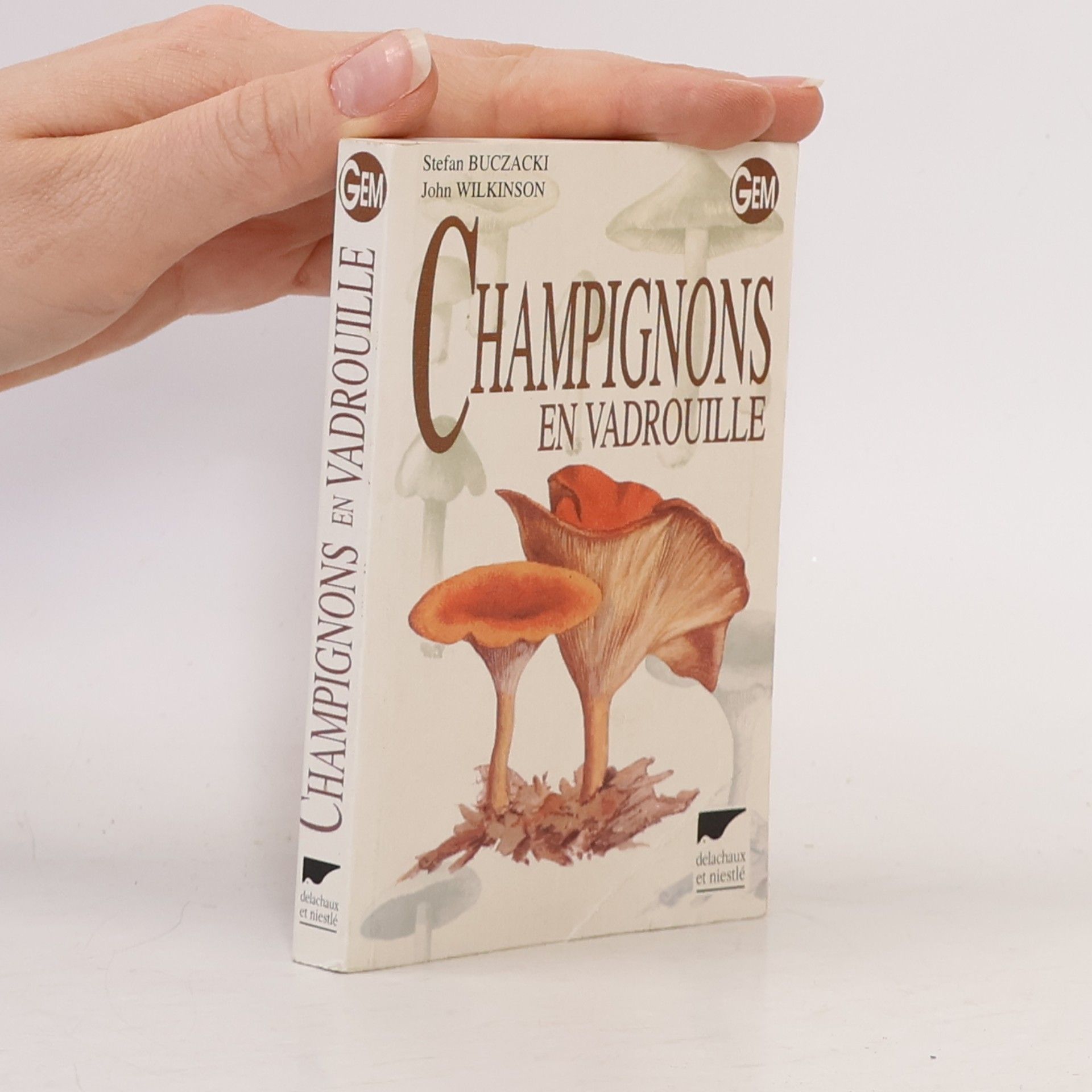 Stefan Buczacki Champignons en vadrouille