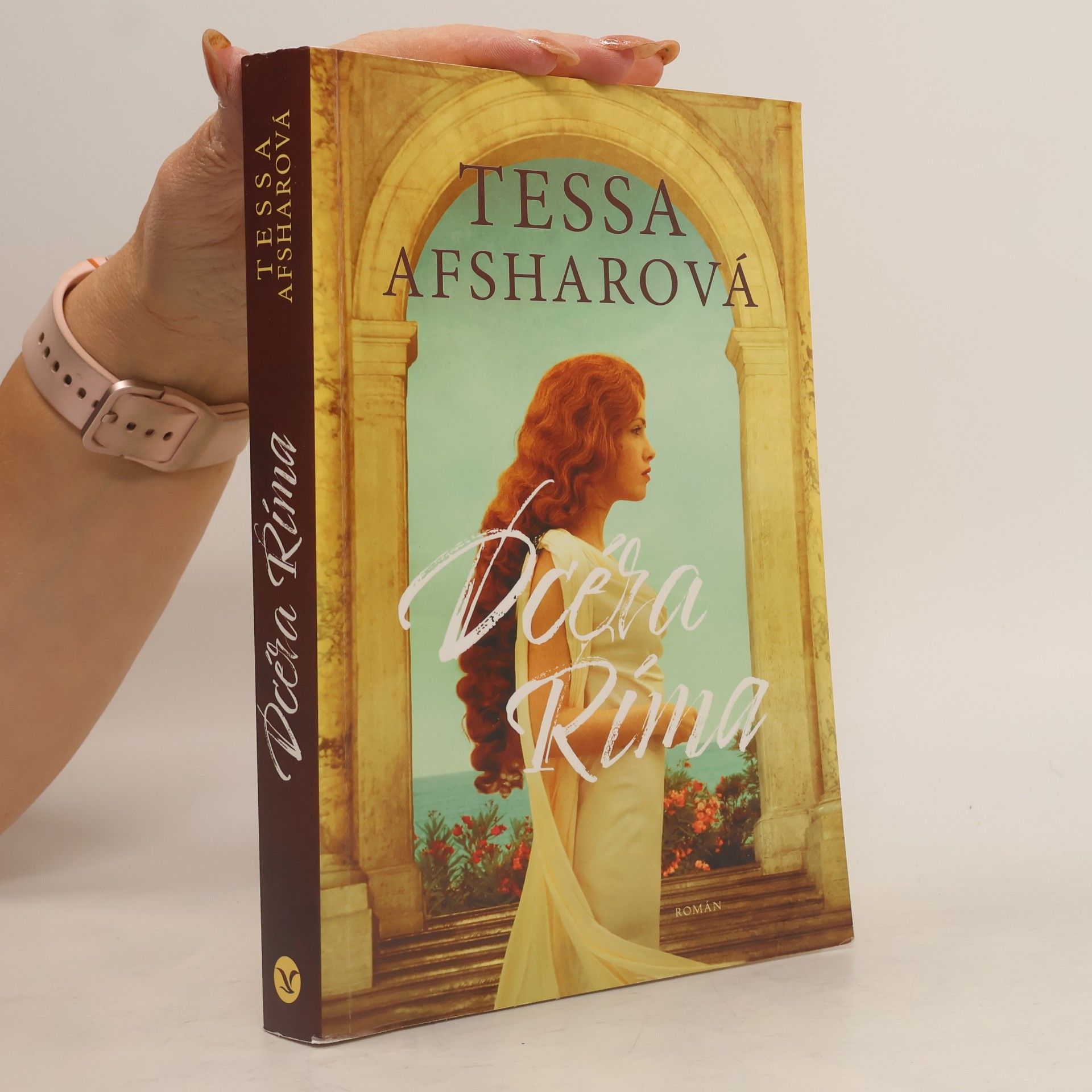 Tessa Afshar Dcéra Ríma