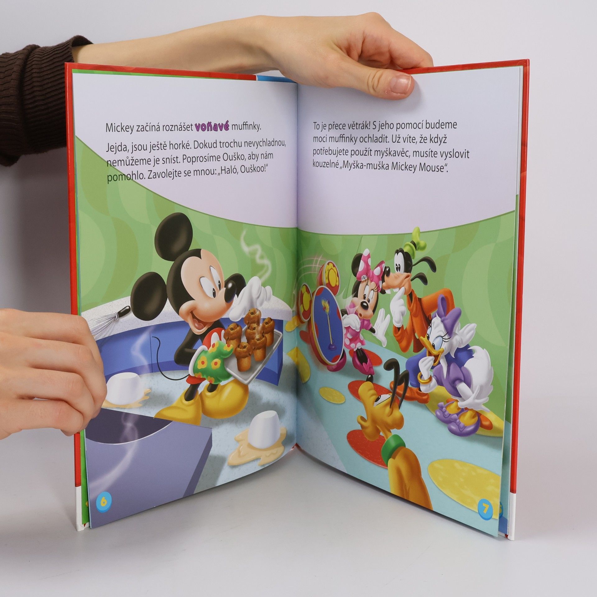 kolektiv Mickeyho klubík. Hraj si a uč se s Mickey Mousem čich!