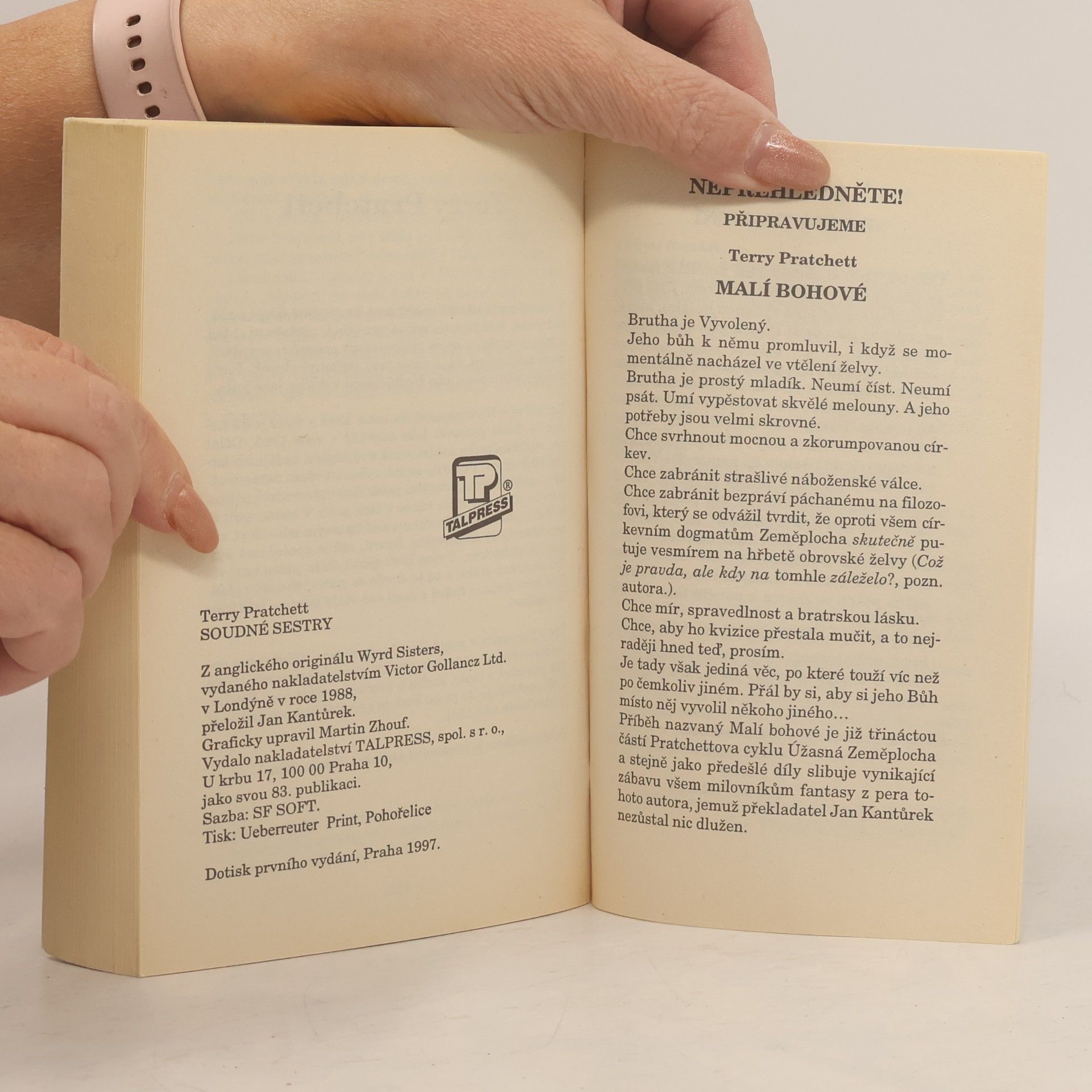 Terry Pratchett Soudné sestry