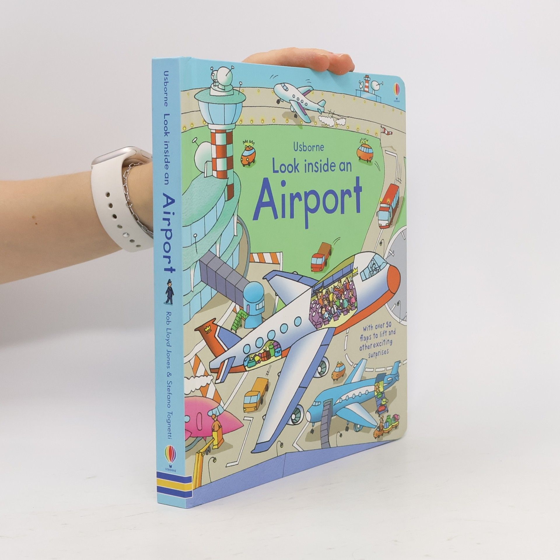 Rob Lloyd Jones Look inside an airport : with over 50 flaps to lift and other exciting surprises