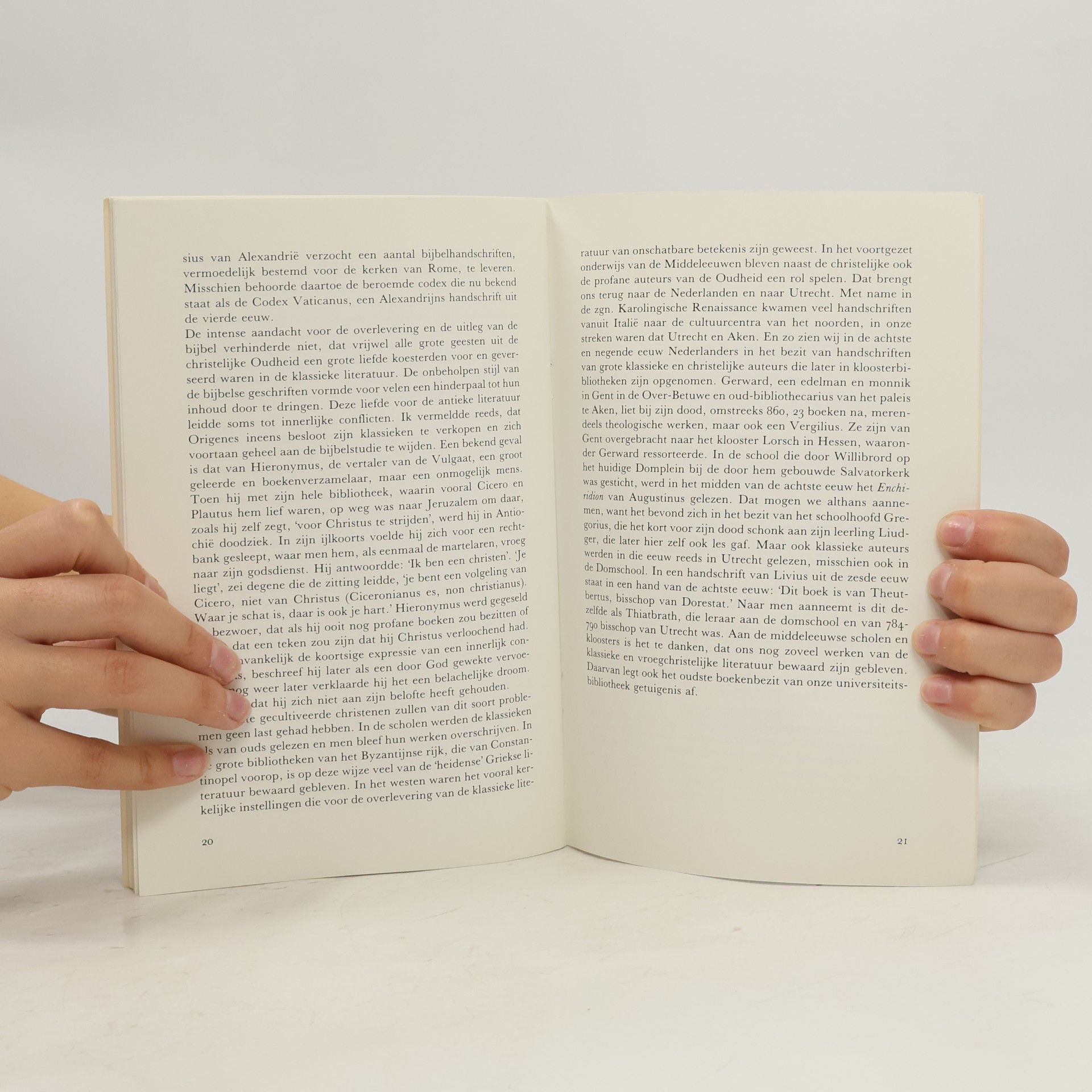 Prof. Dr. R. van den Broek Bibliotheken en geleerden in de Oudheid