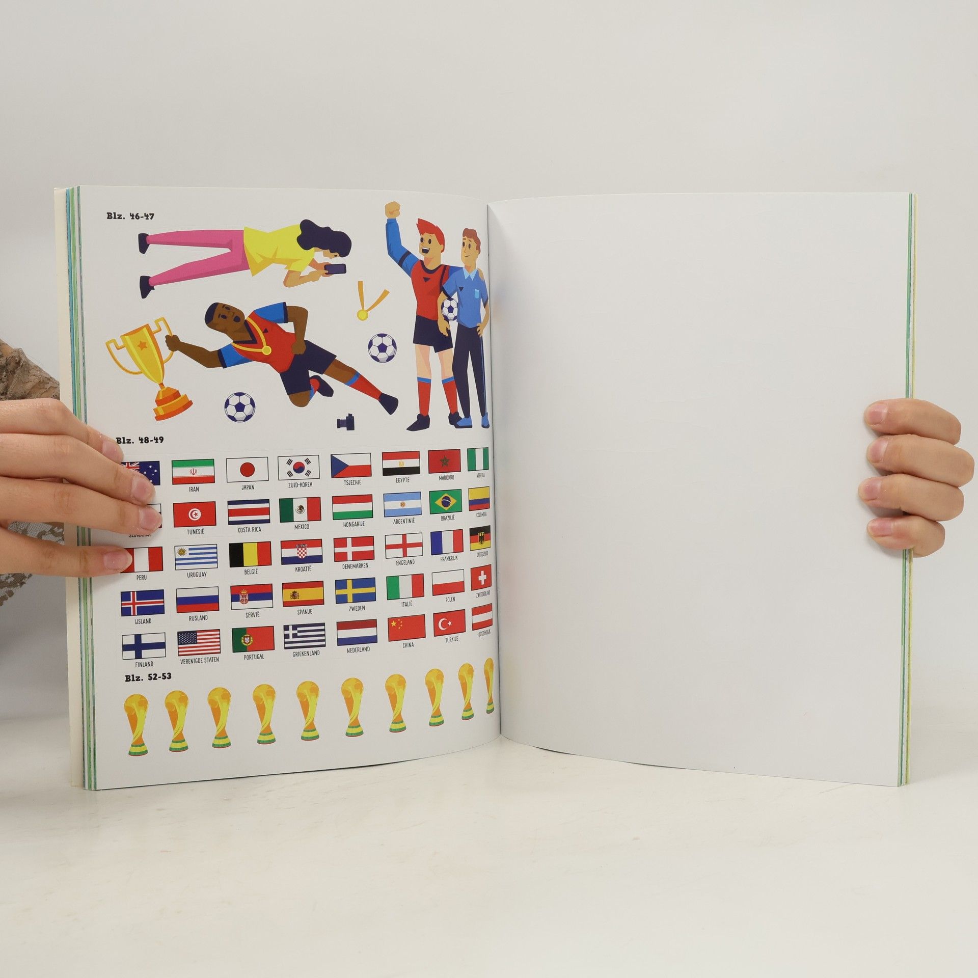 Claire Sipi Reuzestickerboek Voetbal: Feitjes, puzzels, paren zoeken, kleuren en veel stickerpret... (Reuzestickerboeken)