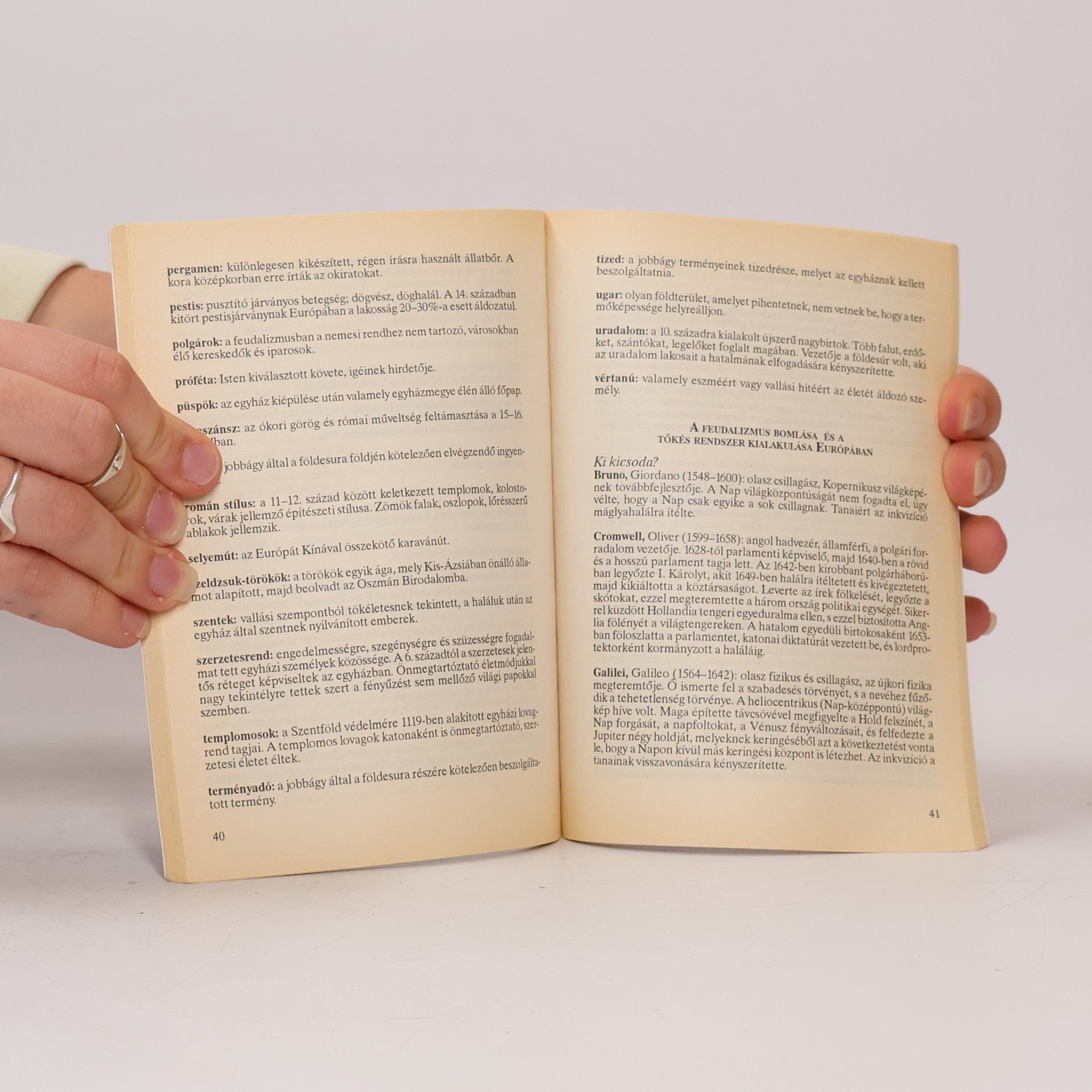 Various authors Egyetemes történelem