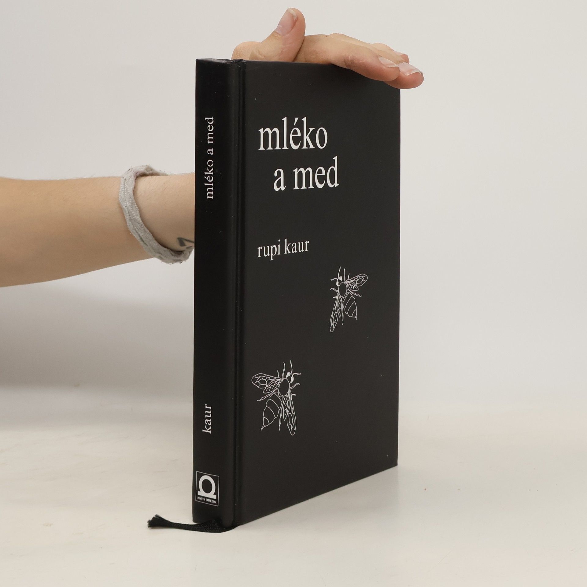 Rupi Kaur Mléko a med