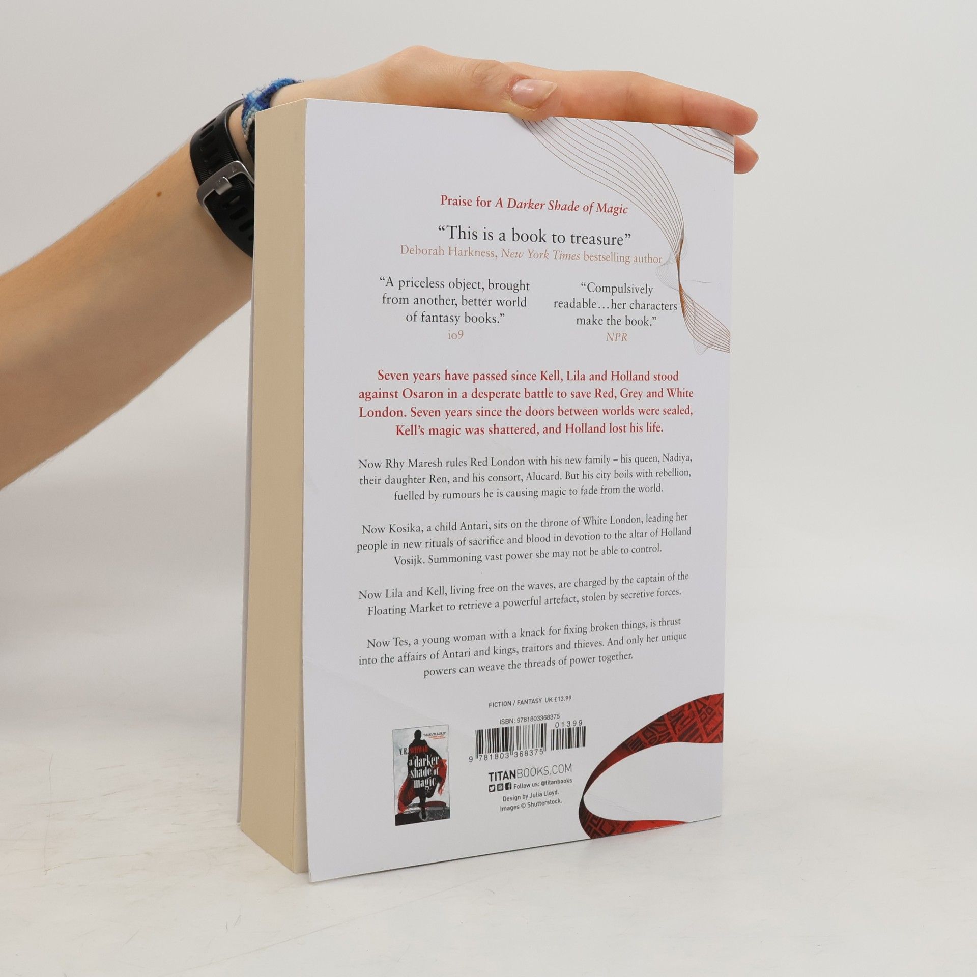 Victoria Schwabová The Fragile Threads of Power - export paperback (Signed edition)