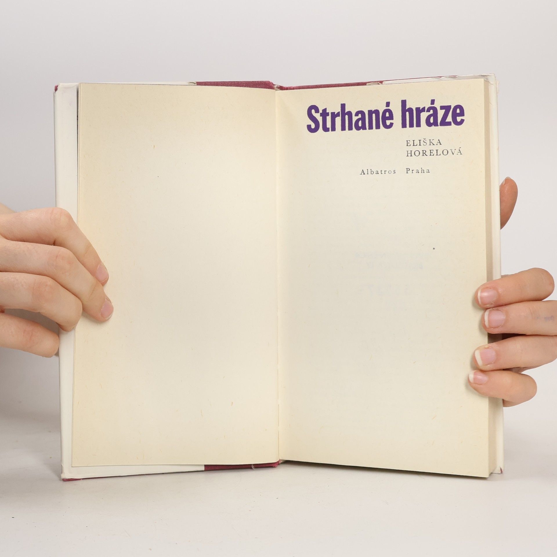 Eliška Horelová Strhané hráze