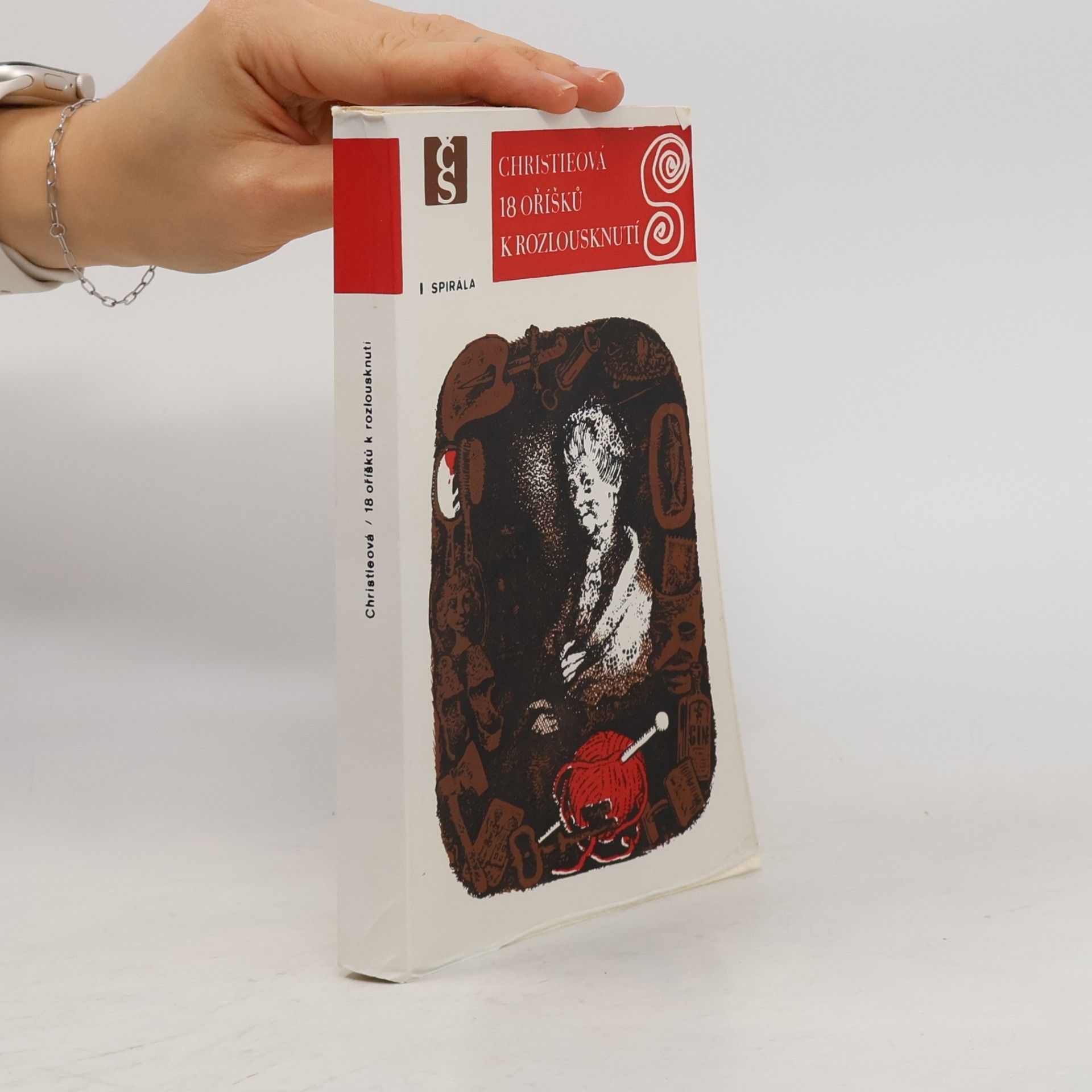 Agatha Christie 18 oříšků k rozlousknutí
