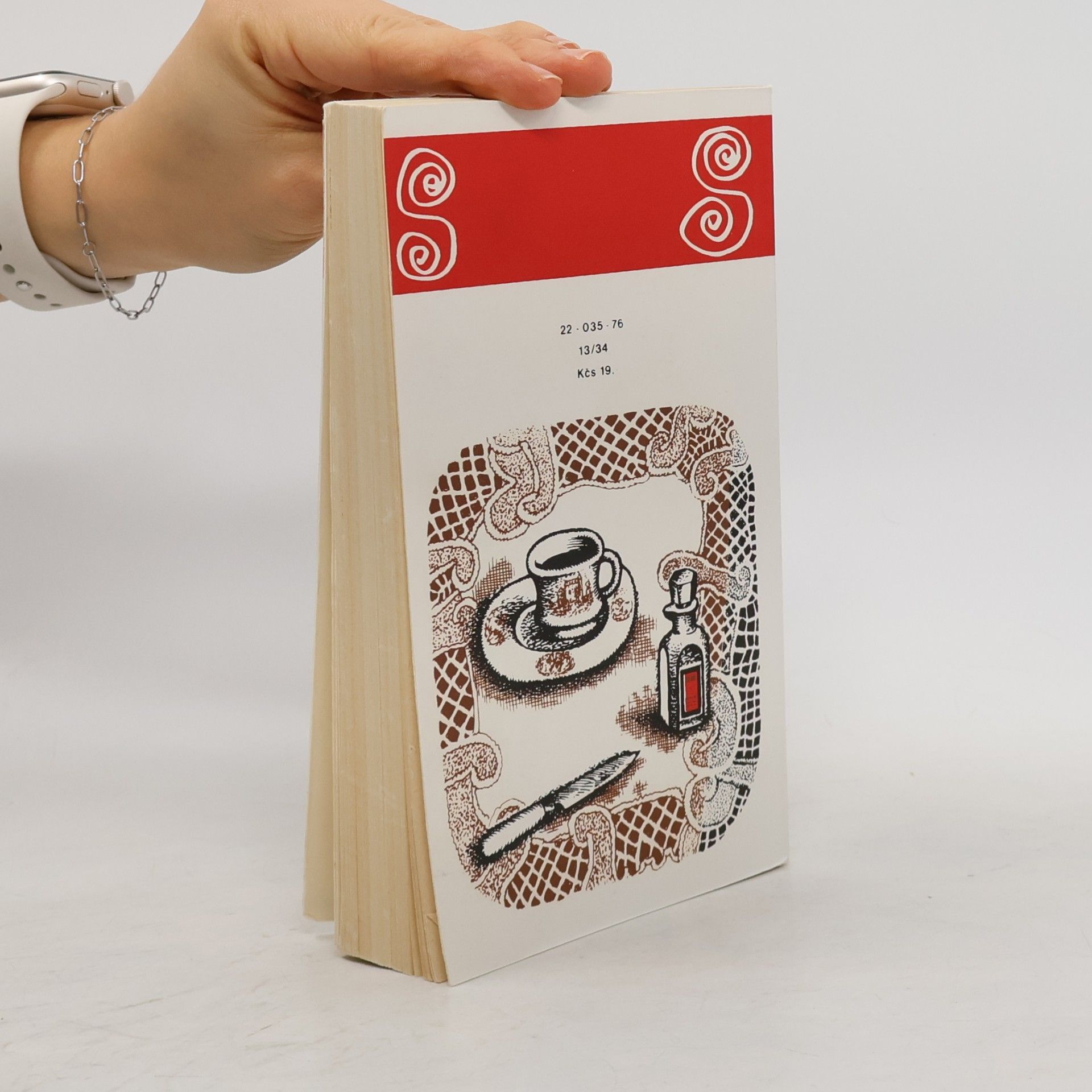 Agatha Christie 18 oříšků k rozlousknutí