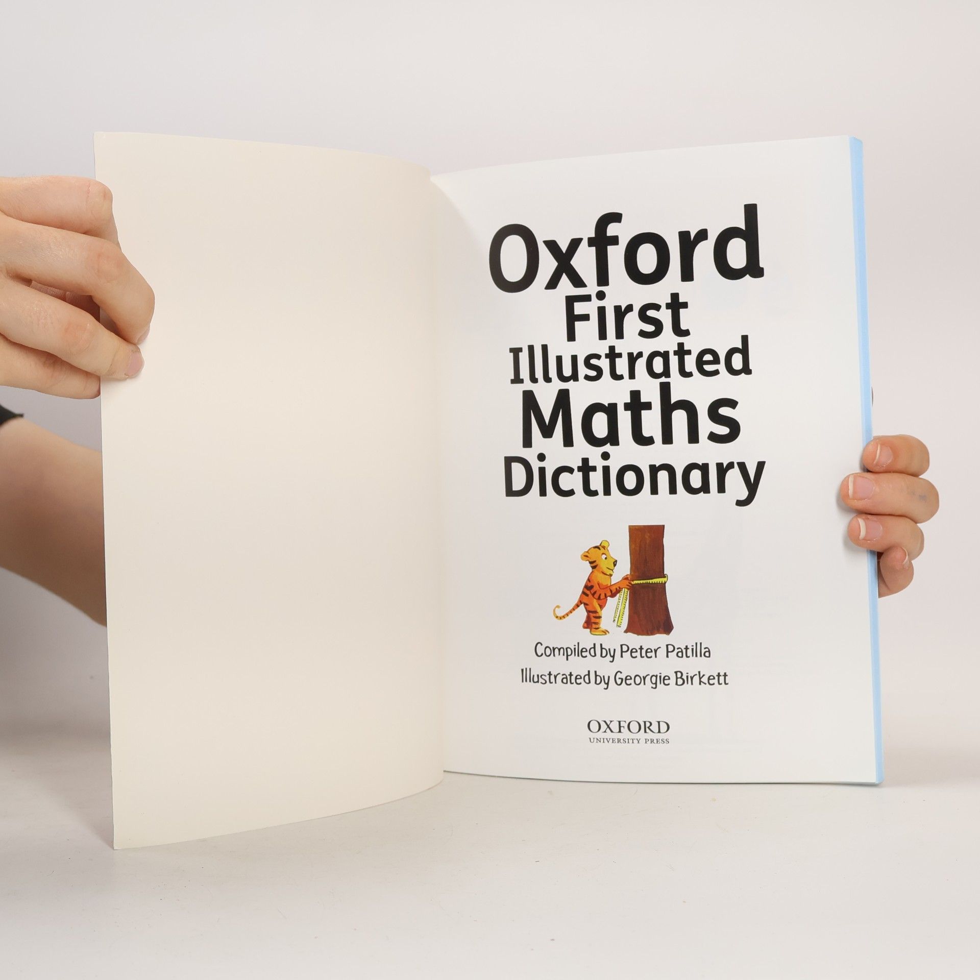 Oxford Dictionaries Oxford First Illustrated Maths Dictionary