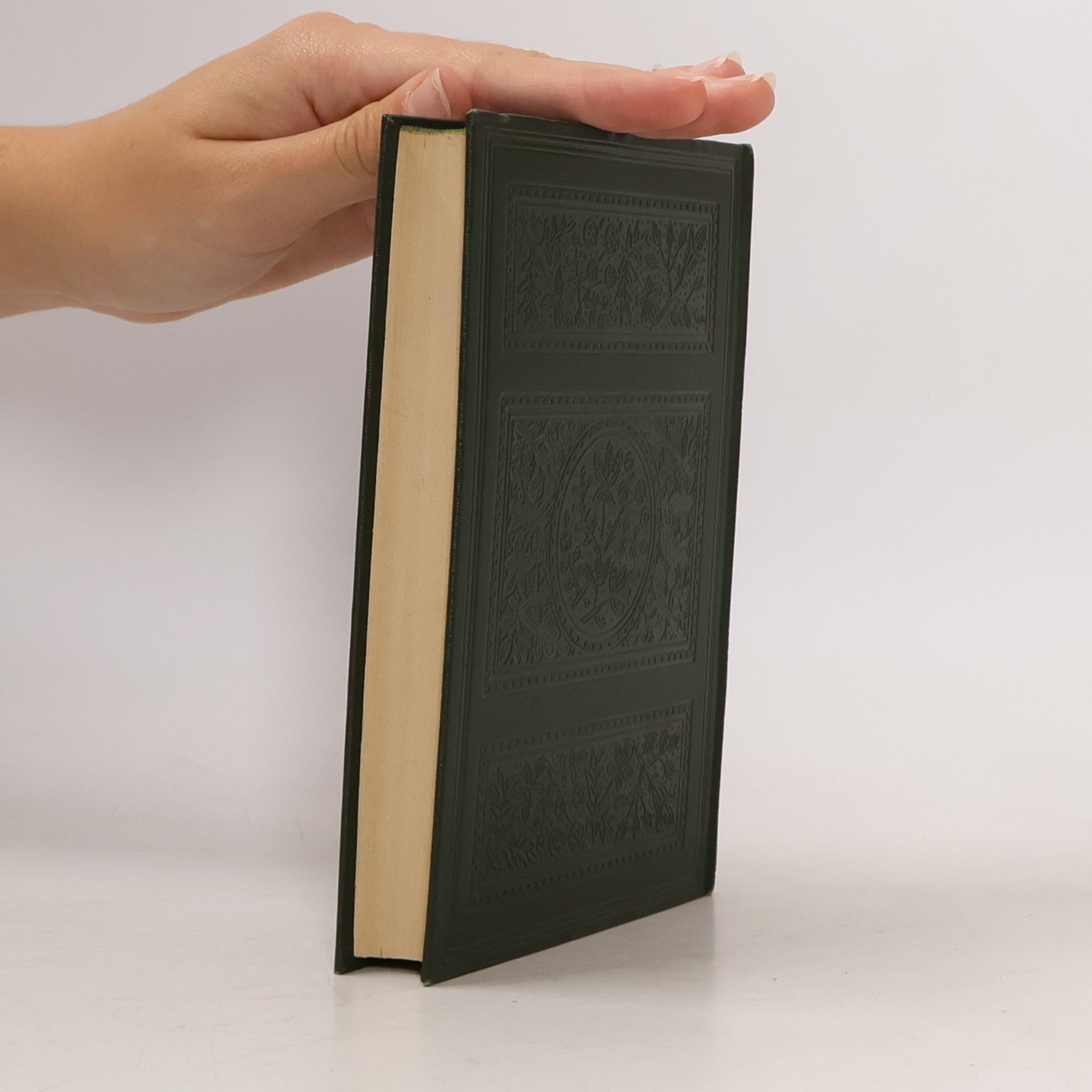 Camille Flammarion Neznámo a záhady duše lidské. Díl 1., Projevy umírajících, zjevení, telepatie, styky duševní na dálku, sugesce myšlenkové, vidění do dálky, svět snů, tušení a předpovědi budoucnosti