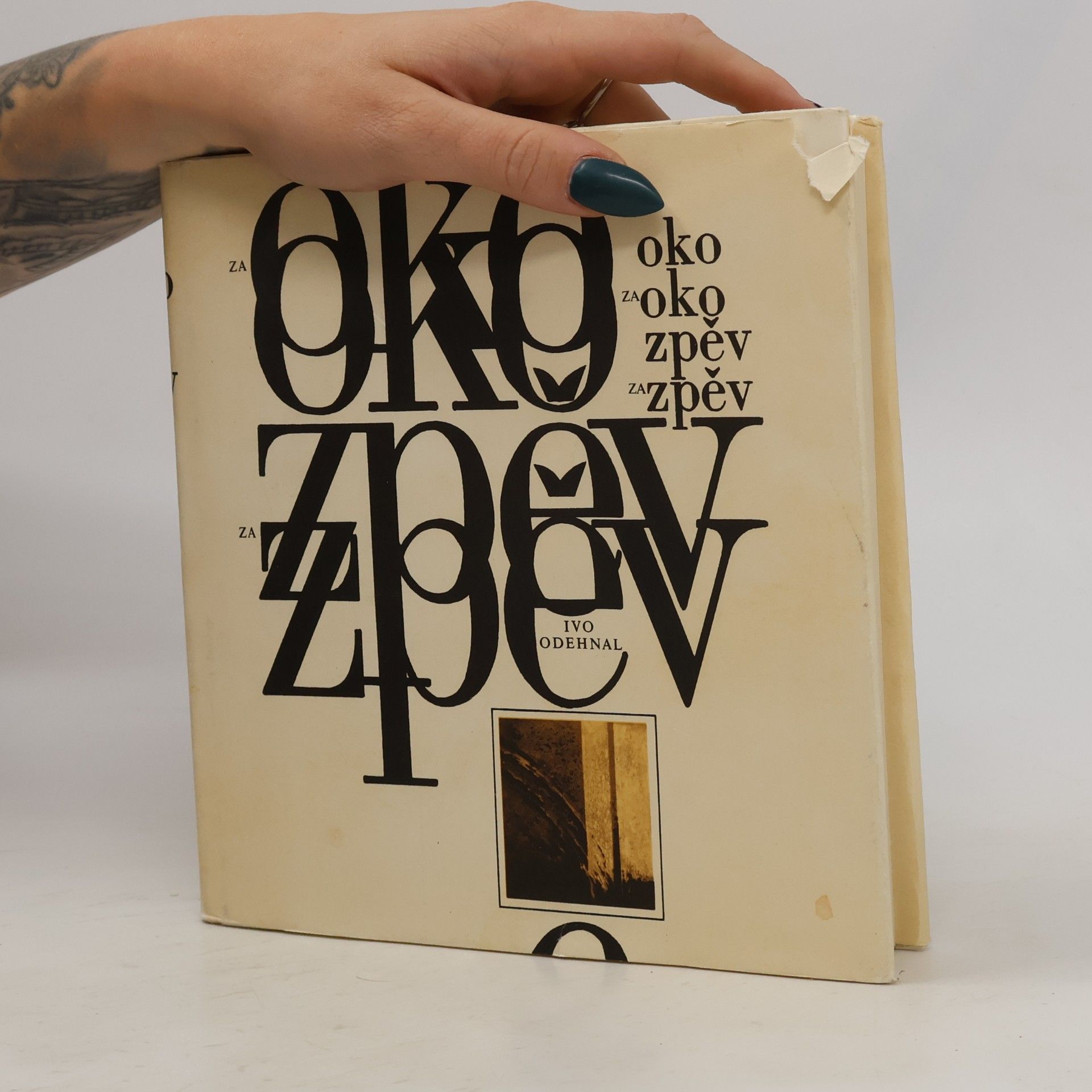 Ivo Odehnal Oko za oko, zpěv za zpěv : výbor z veršů