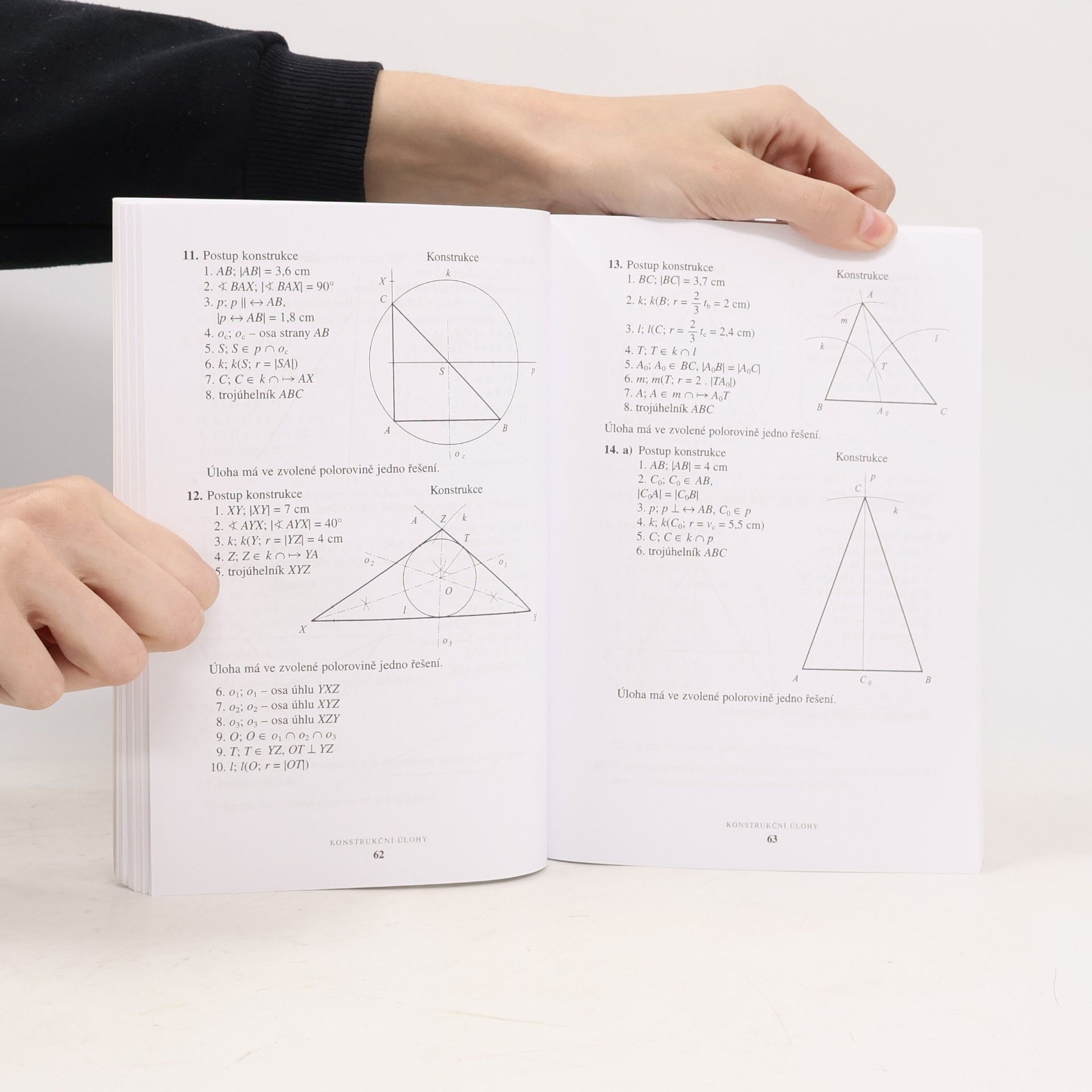 Martin Dytrych Sbírka úloh z matematiky pro nižší ročníky víceletých gymnázií a pro 2. stupeň základních škol: Geometrie a funkce