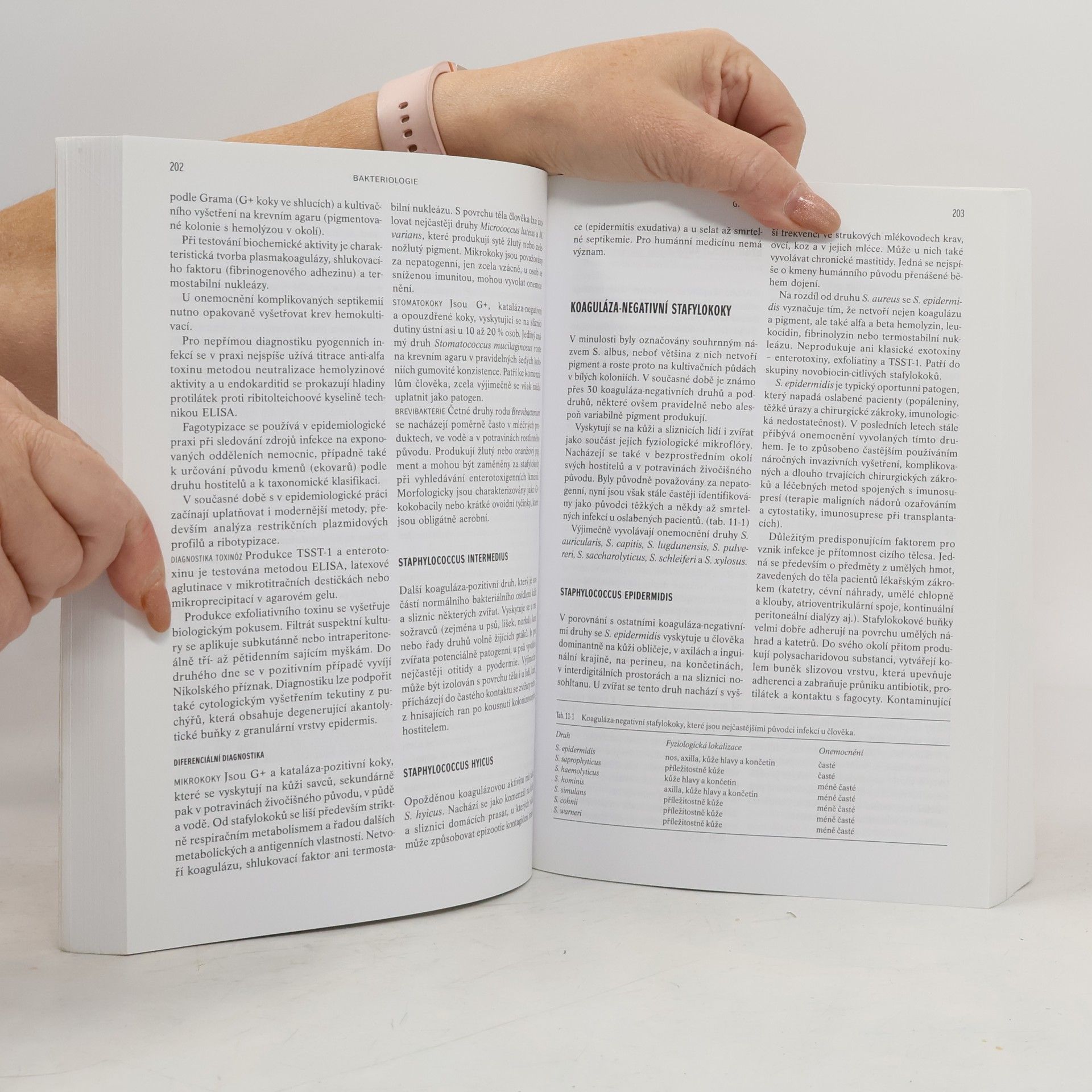 Jiří Schindler Lékařská mikrobiologie. Bakteriologie, virologie, parazitologie