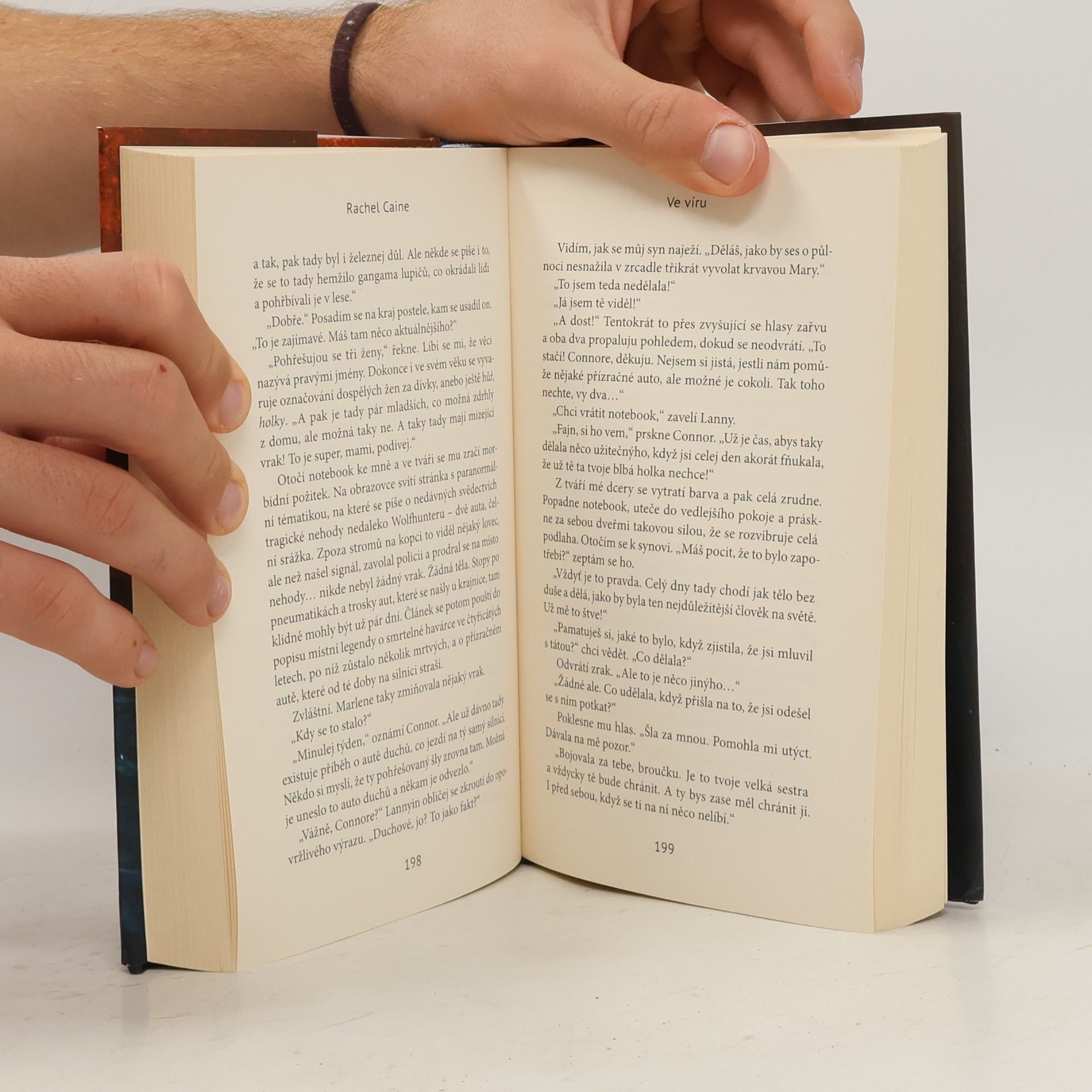 Rachel Caine Ve víru