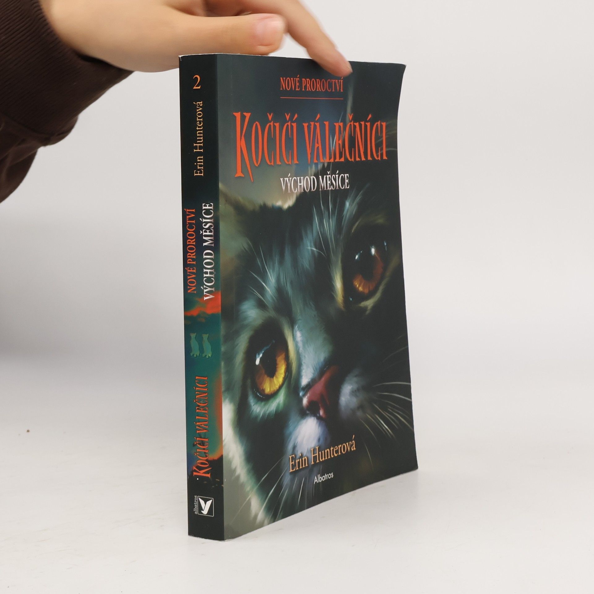 Erin Hunter Východ měsíce