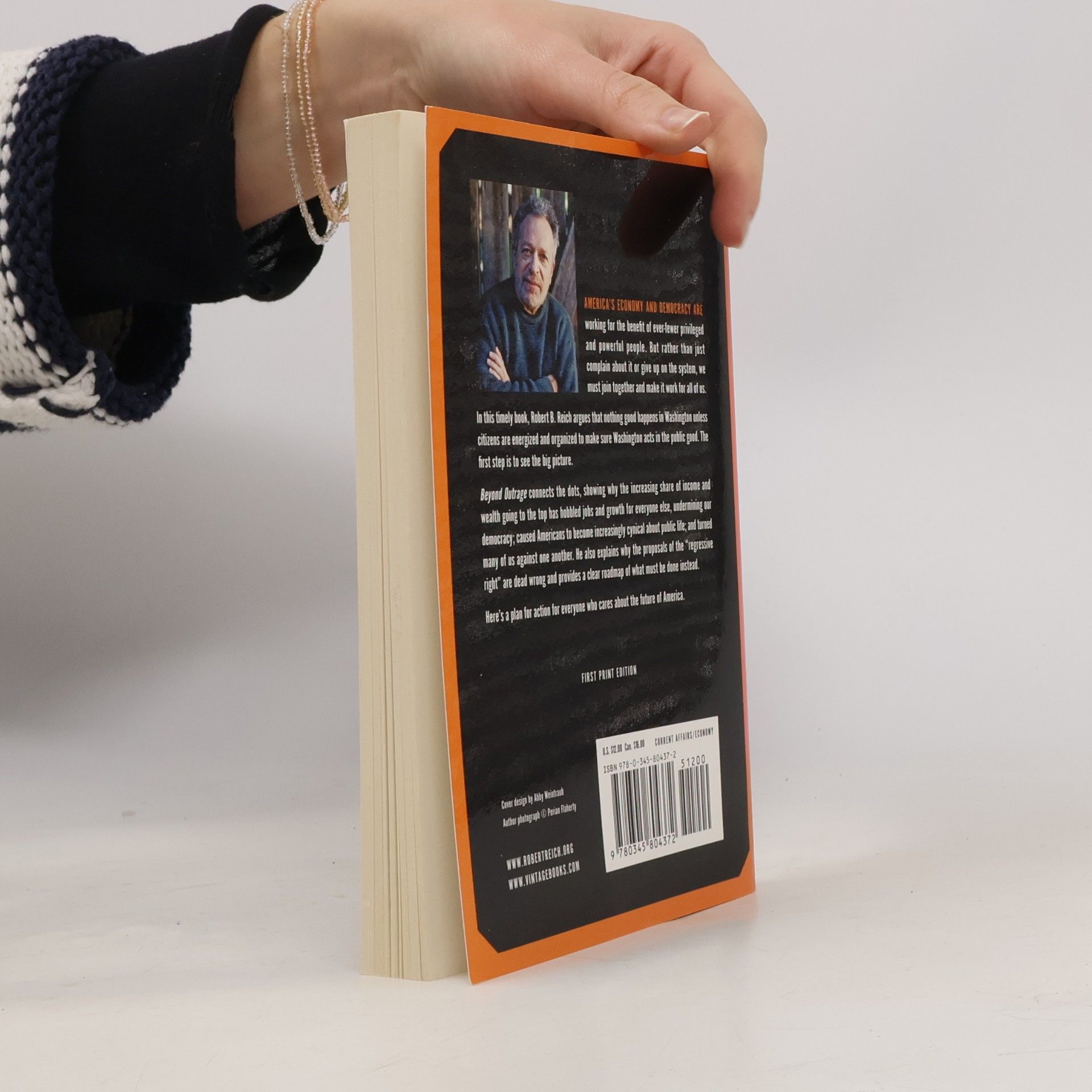 Robert B. Reich Beyond Outrage: Expanded Edition