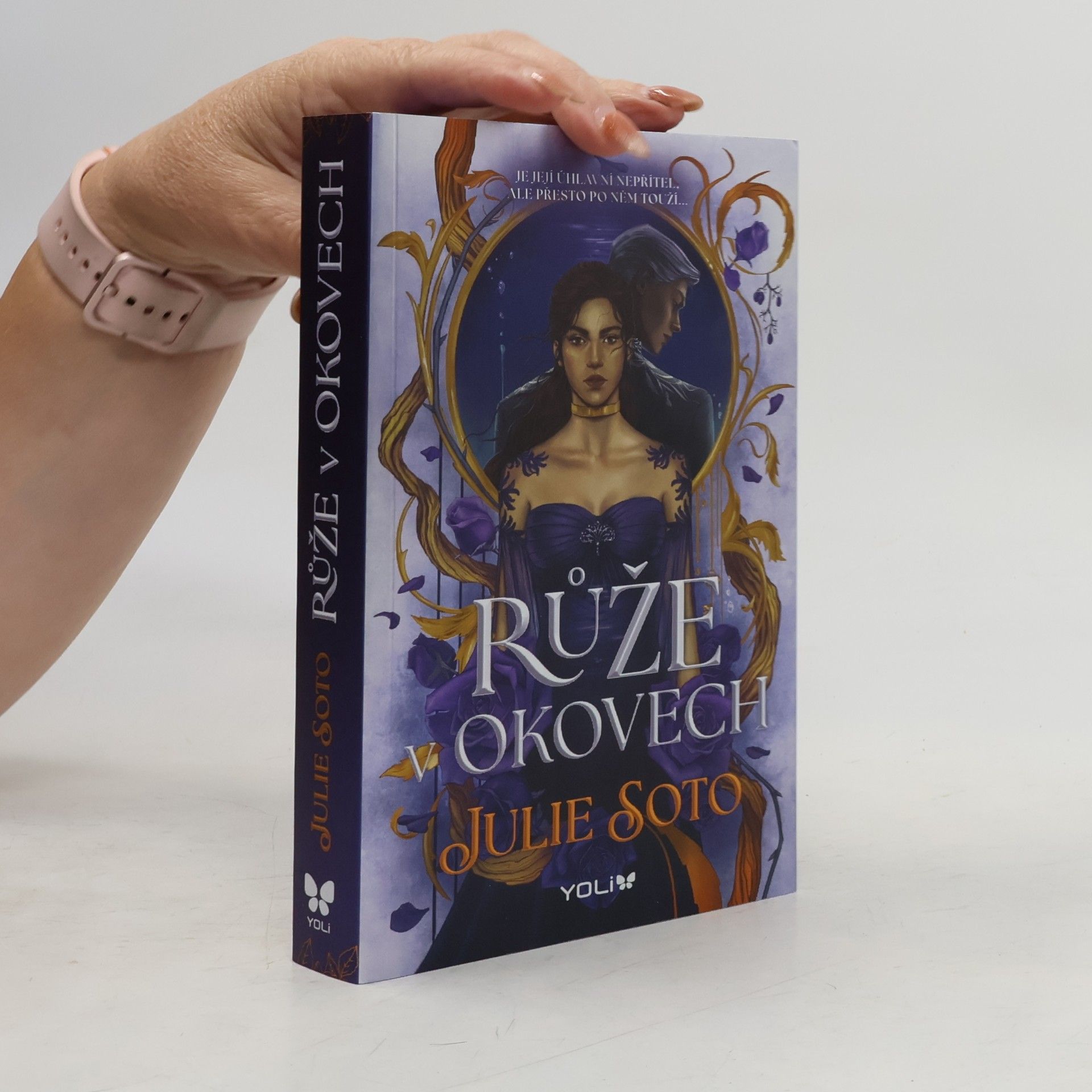 Julia Soto Růže v okovech