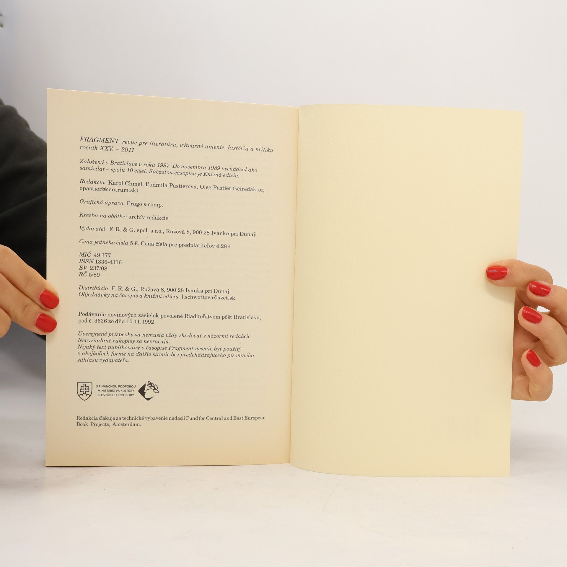 Autores varios Fragment 1/2011