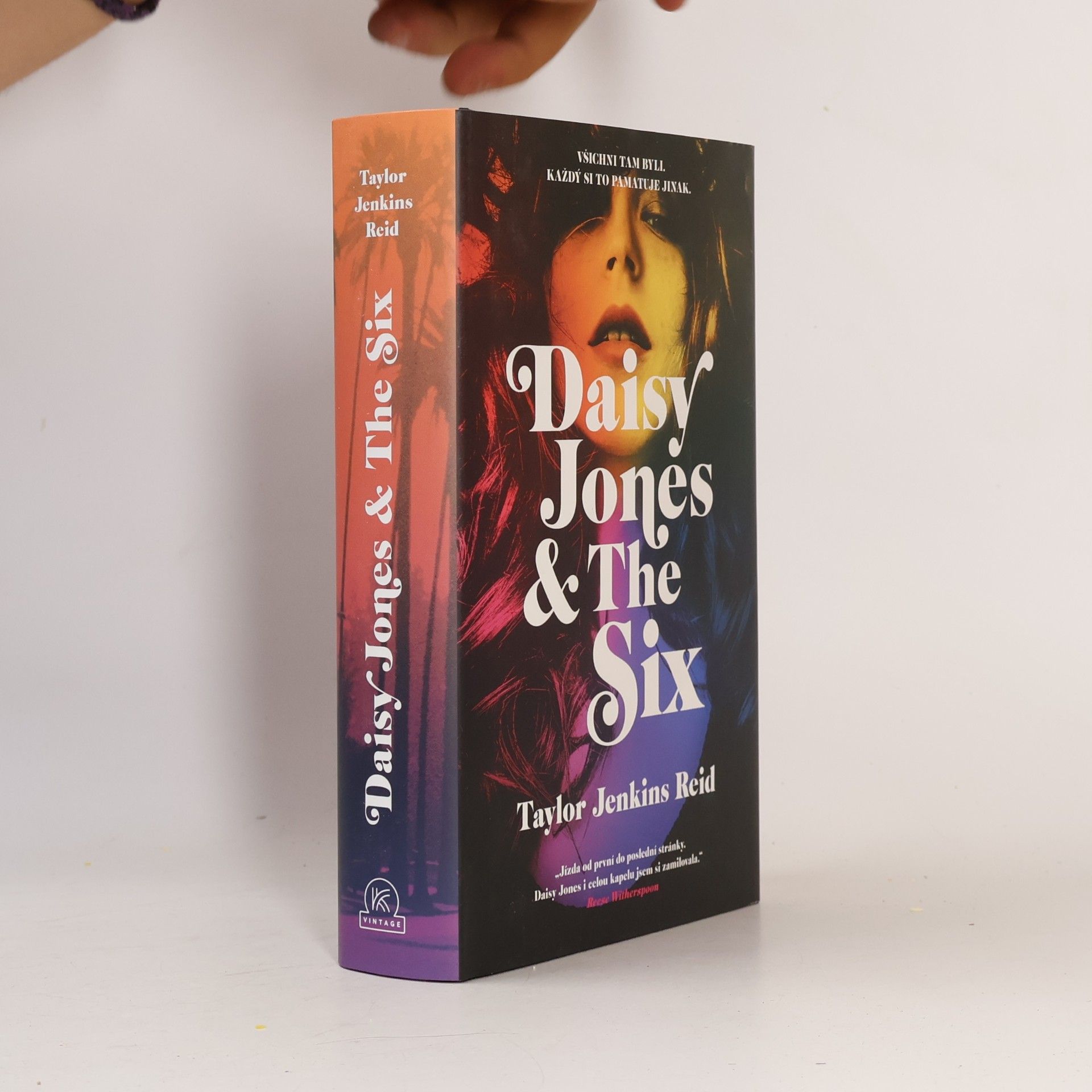 Taylor Jenkins Reid Daisy Jones & The Six