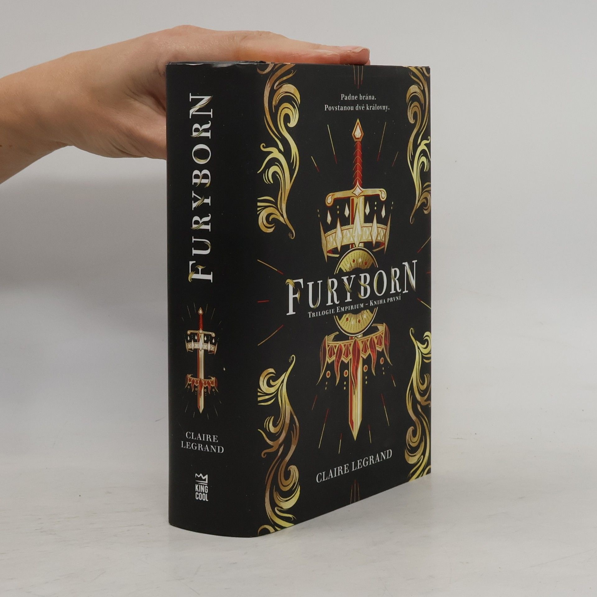 Claire Le Grand Furyborn. Trilogie Empirium - kniha první