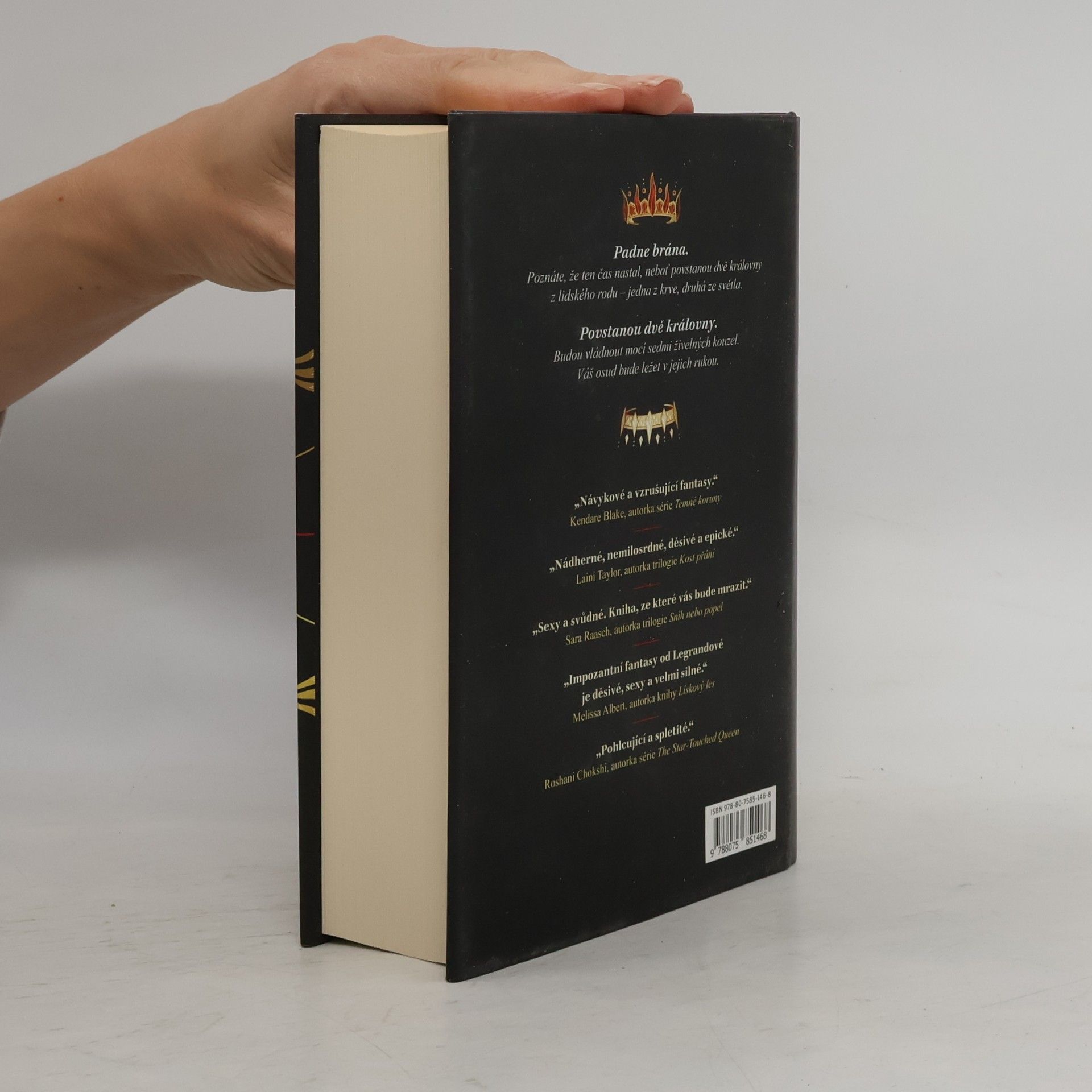 Claire Le Grand Furyborn. Trilogie Empirium - kniha první