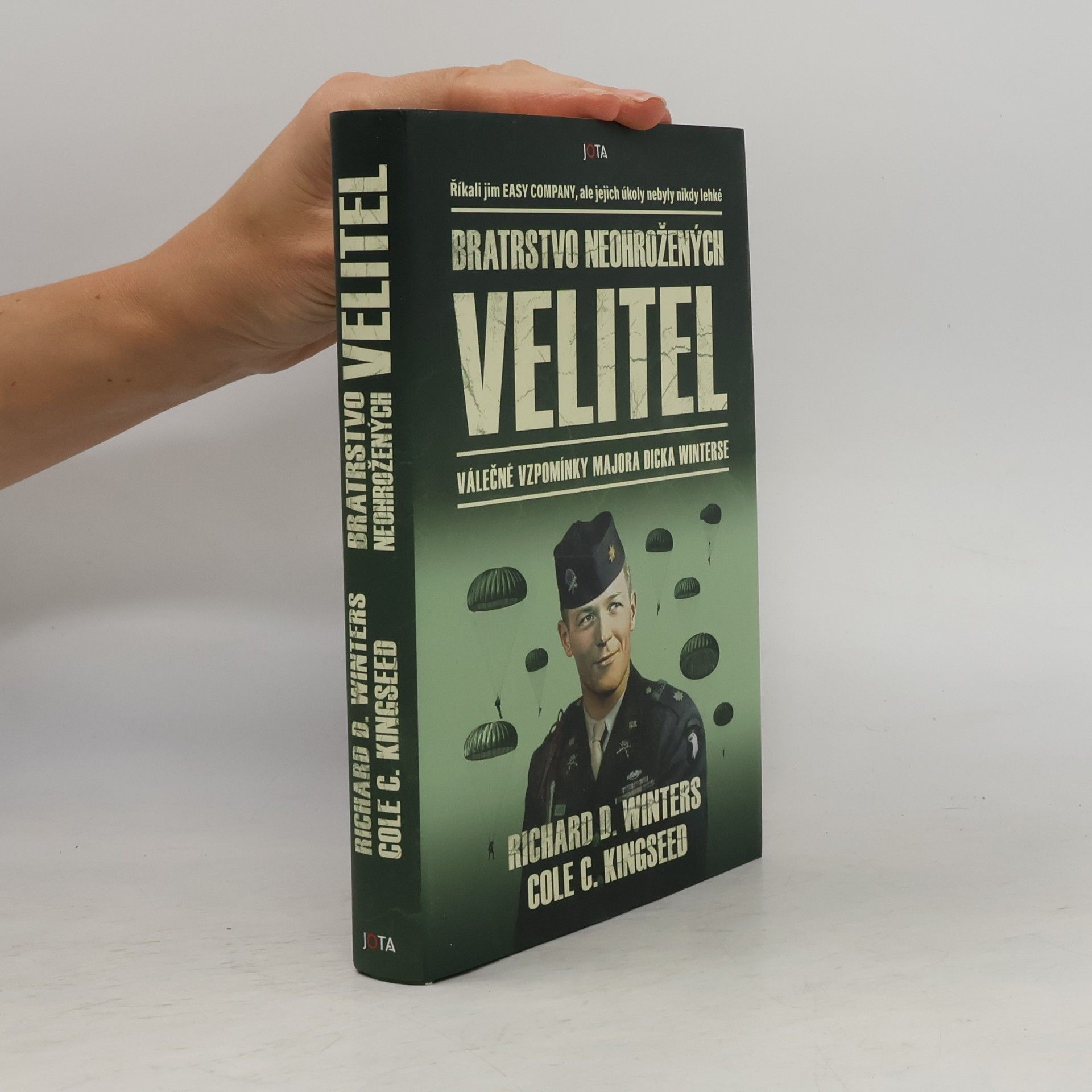 Bratrstvo neohrožených: Velitel