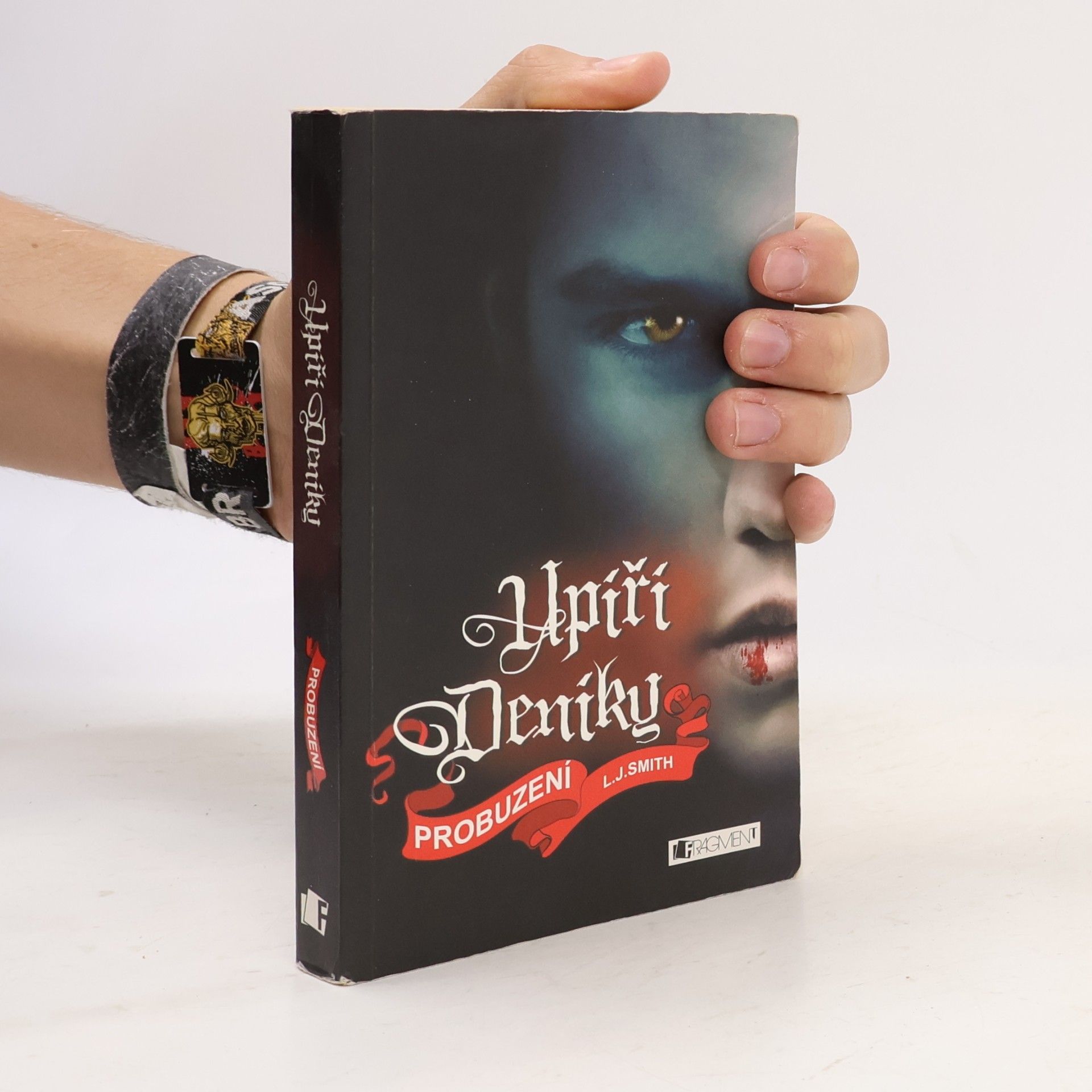 L. J. Smithová  Upíří deníky. Probuzení