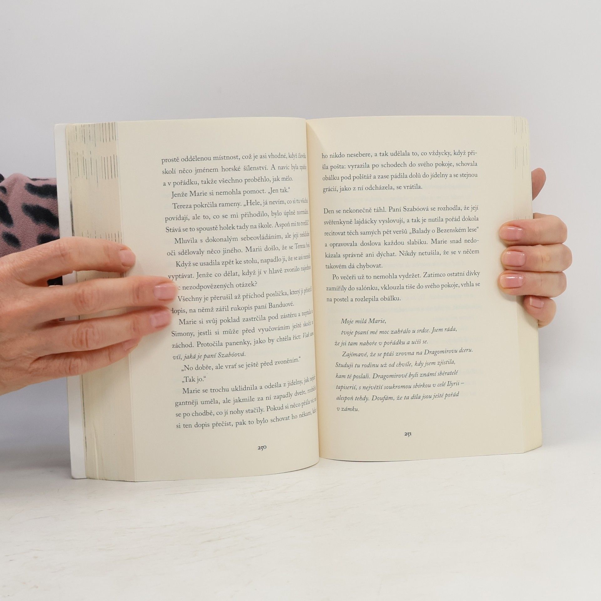 Anne Ursu Průšvihářky z Dragomirovy akademie