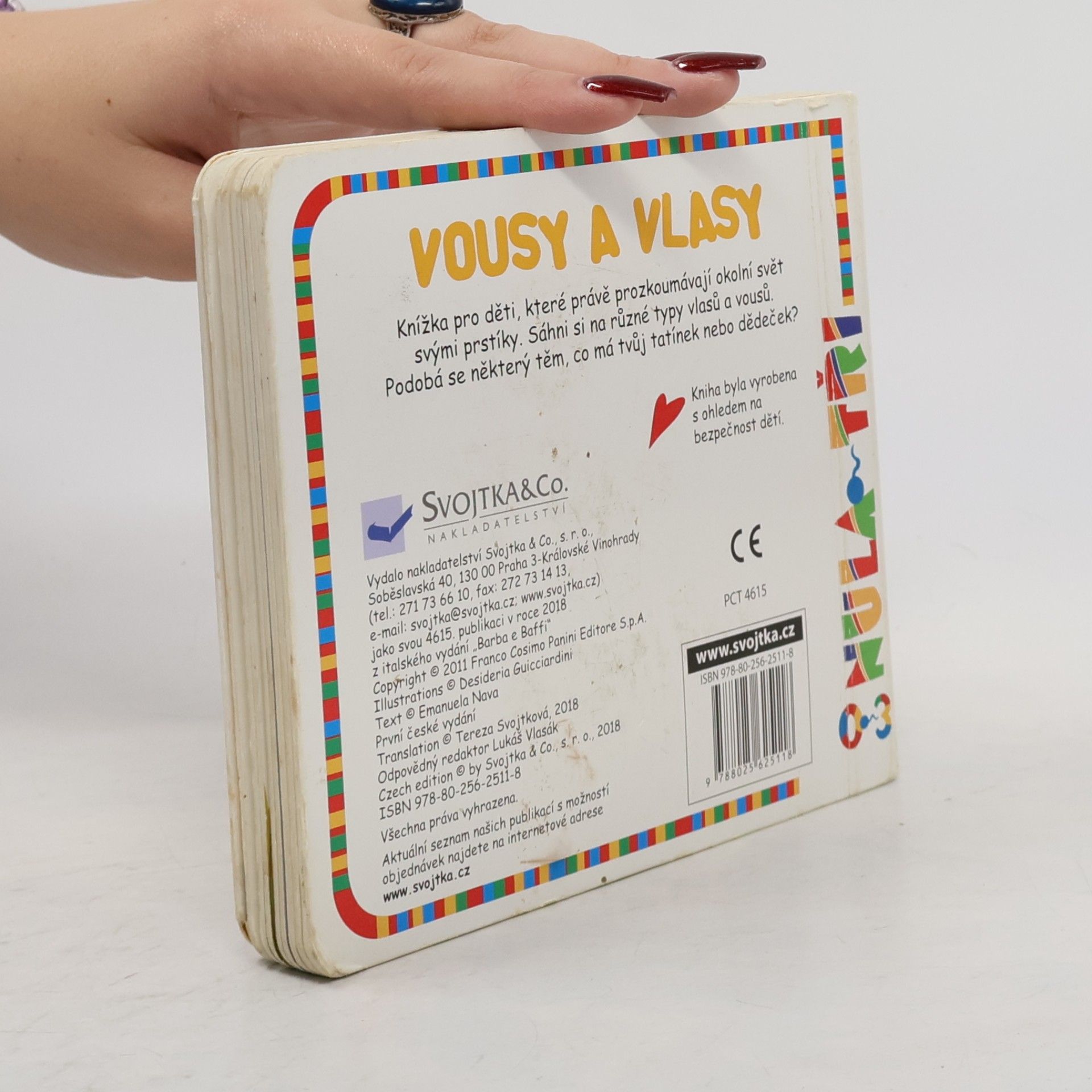 Emanuela Nava Vousy a vlasy