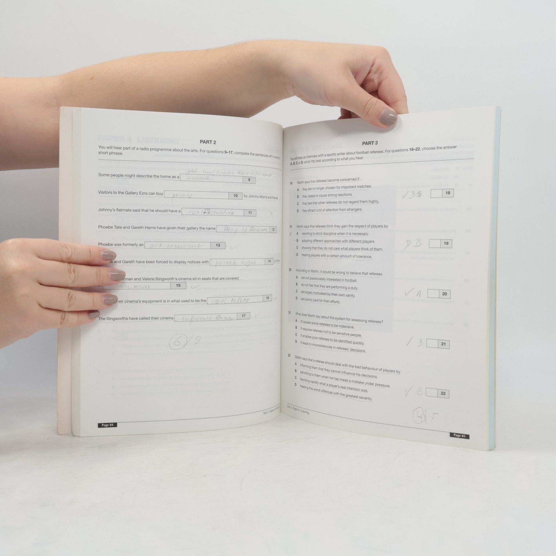 Mark Harrison CPE practice tests: Four tests for the Cambridge Certificate of Proficiency in English: With detailed explanatory key and authentic answers for paper 2 and summary writing tasks