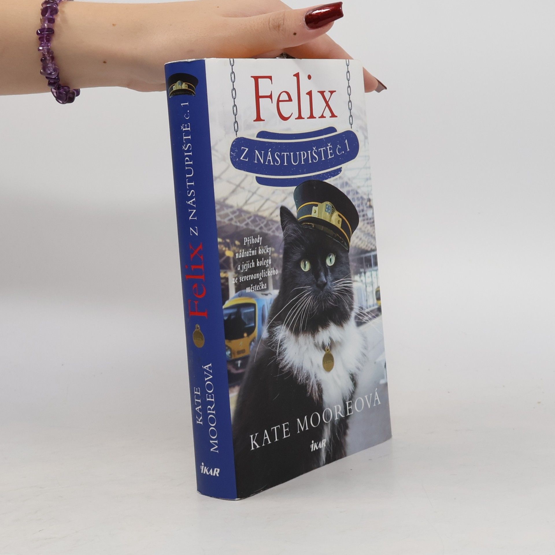 Kate Moore Felix z nástupiště č. 1
