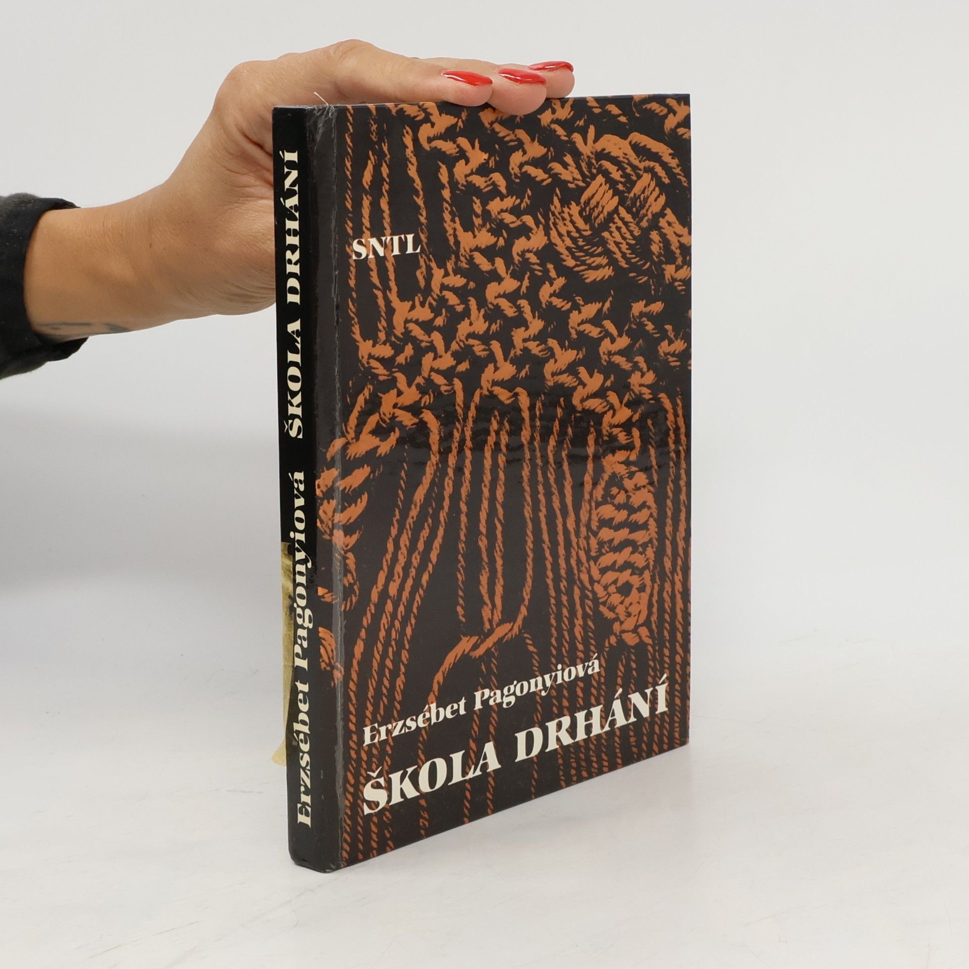 Erzsébet Pagonyi Škola drhání