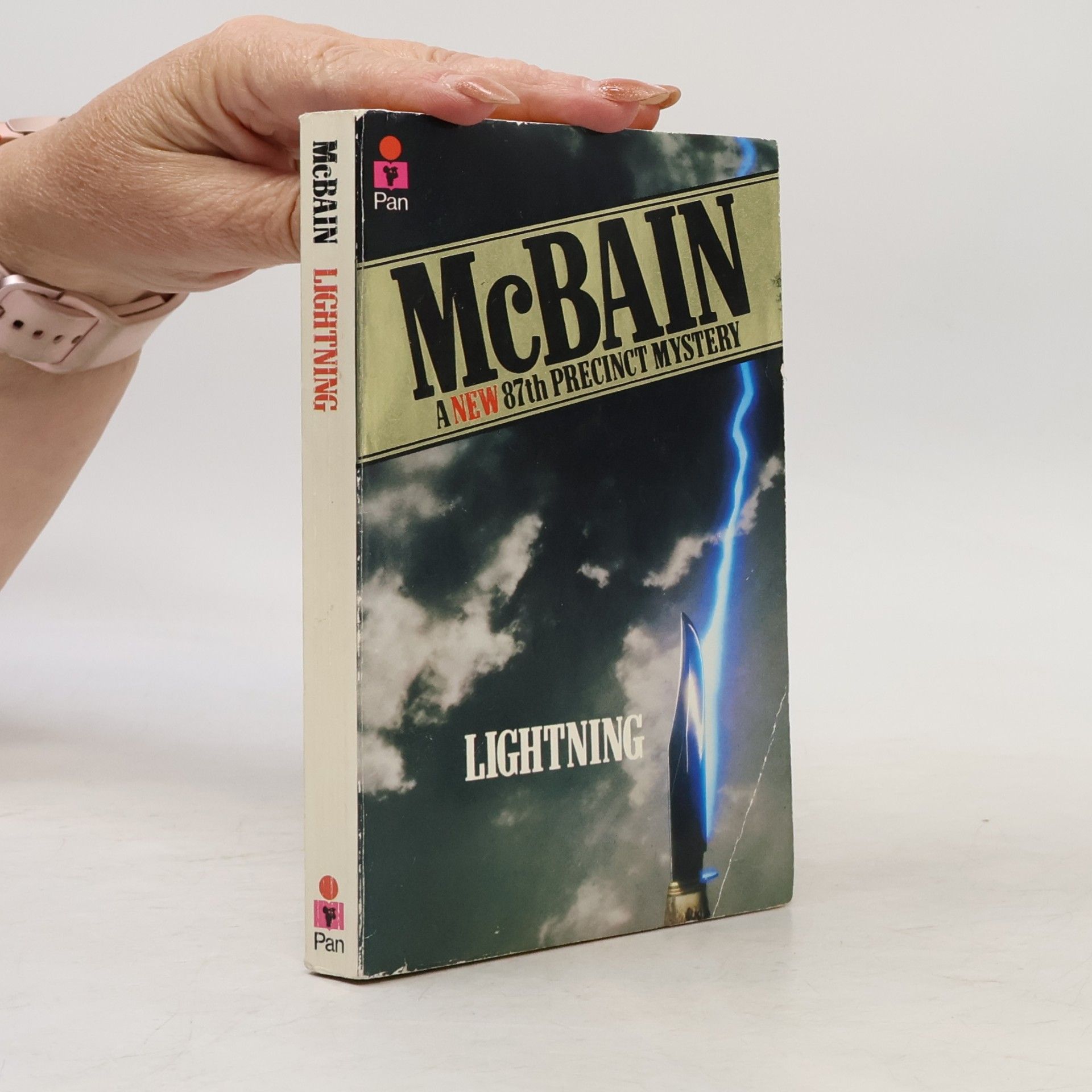 Ed McBain Lightning : an 87th Precinct mystery