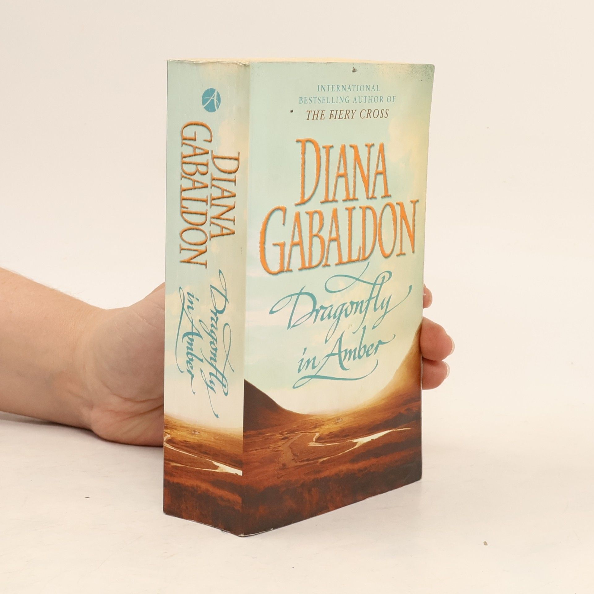 Diana Gabaldon Dragonfly in amber