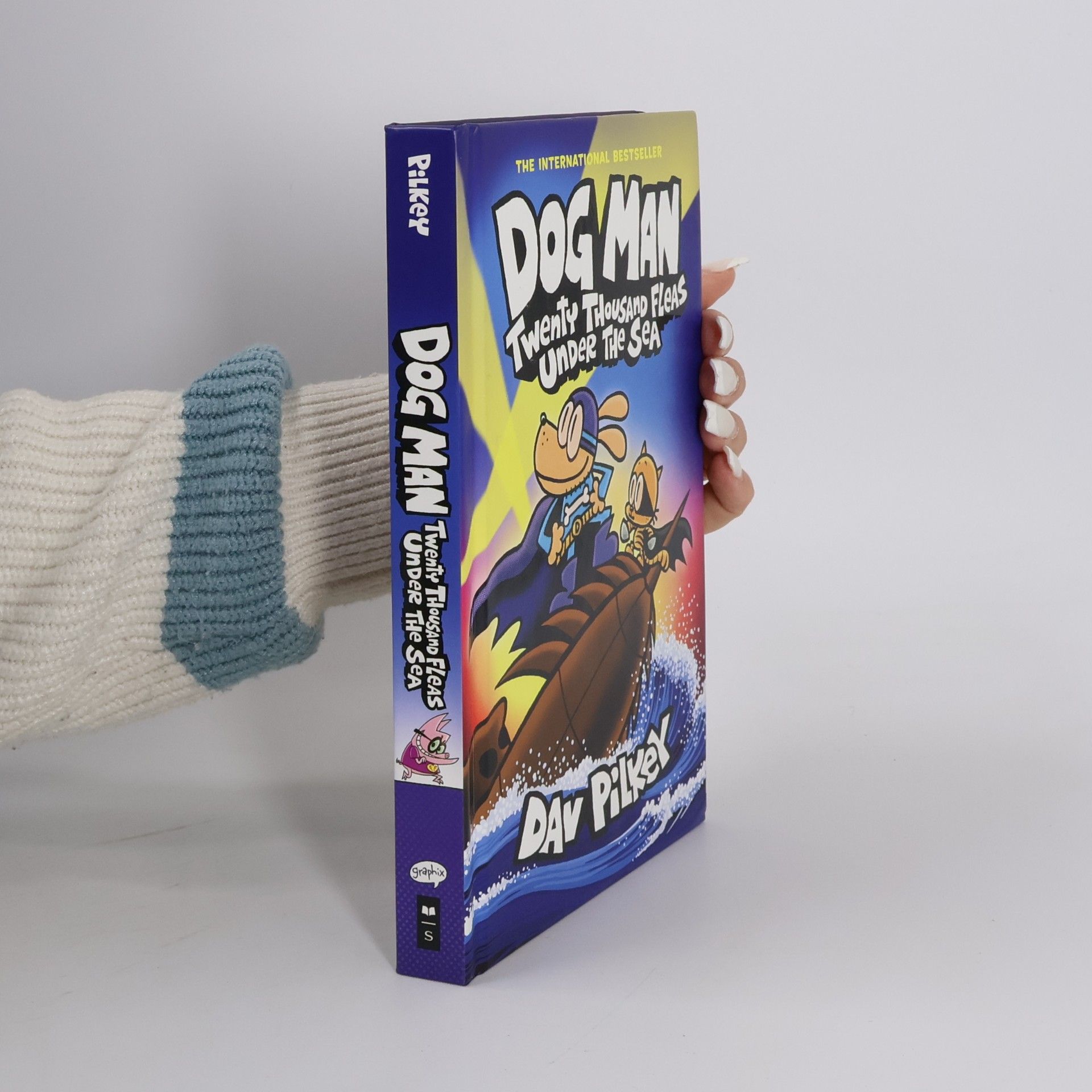 Dav Pilkey Dog Man 11: Twenty Thousand Fleas Under the Sea