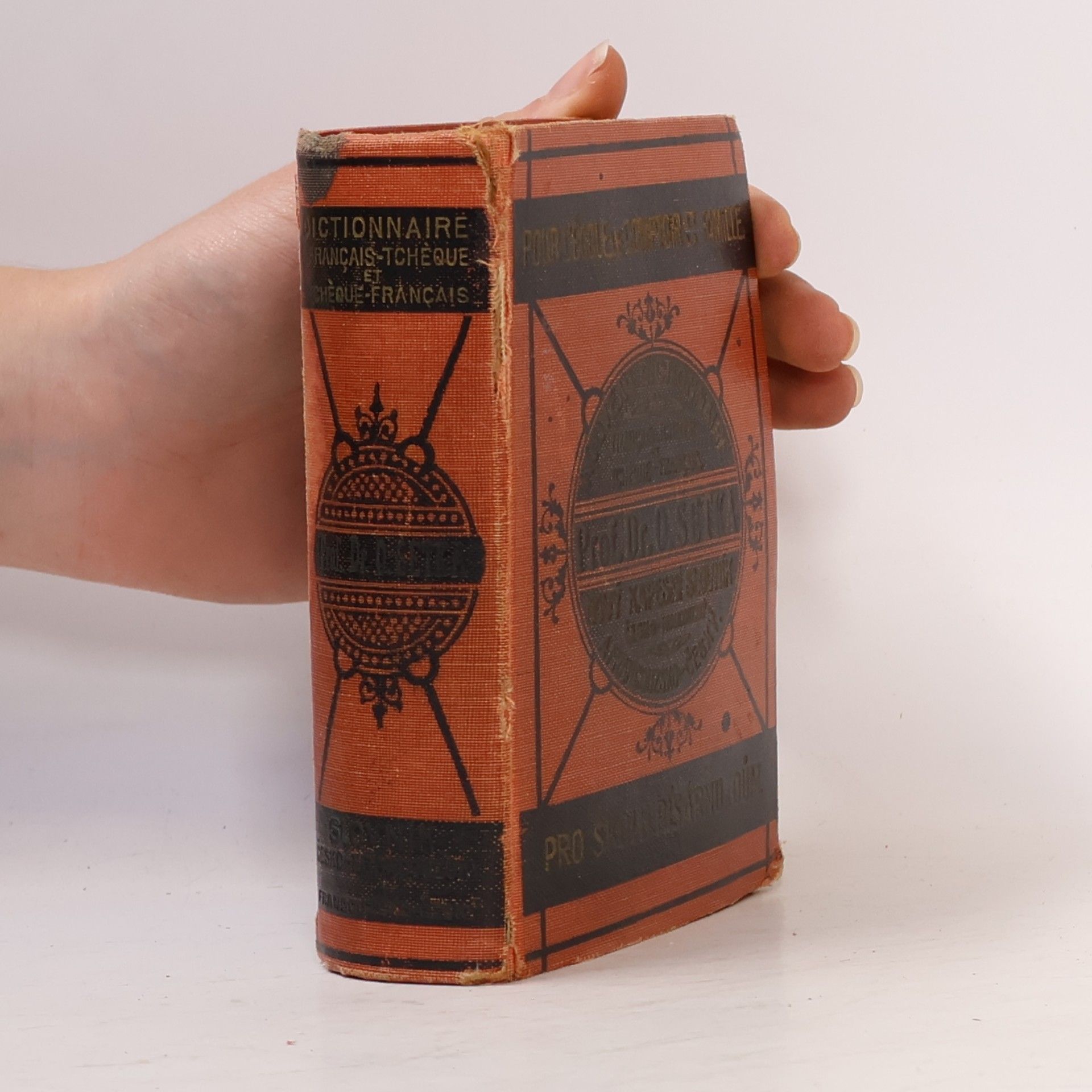 Nouveau Dictionnaire Français-Tchèque et Tchèque-Français. Nový Kapesní Slovník