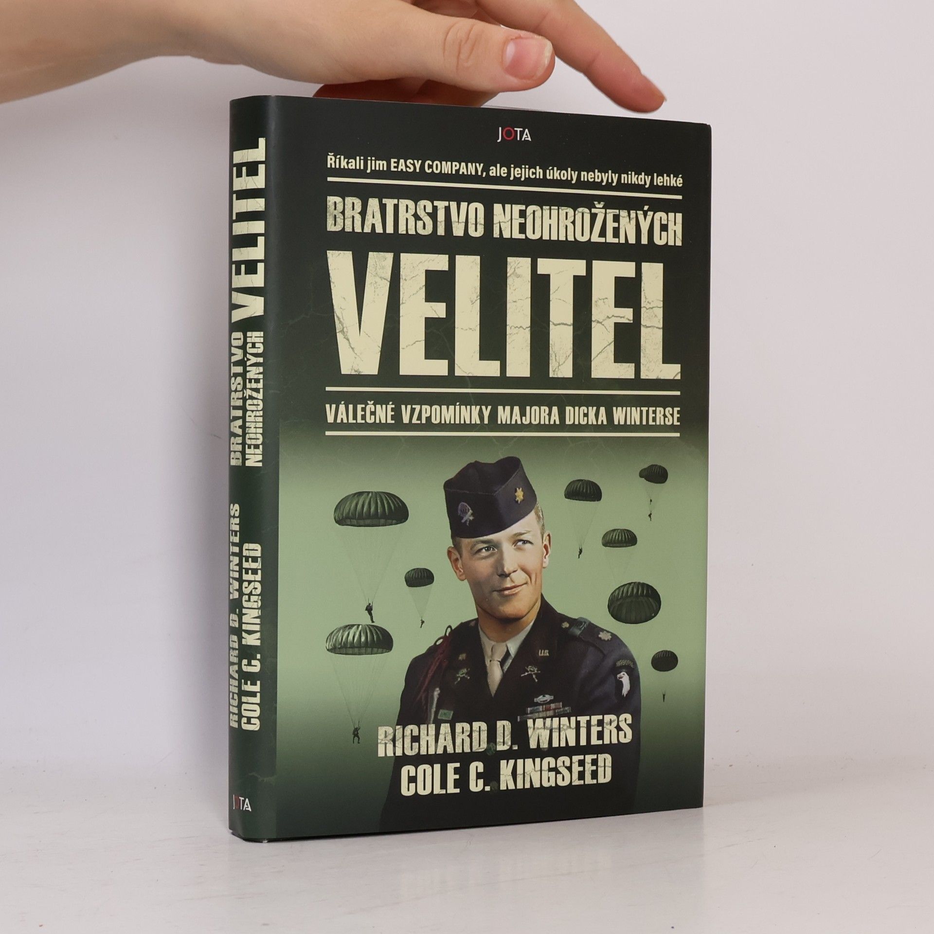 Bratrstvo neohrožených: Velitel