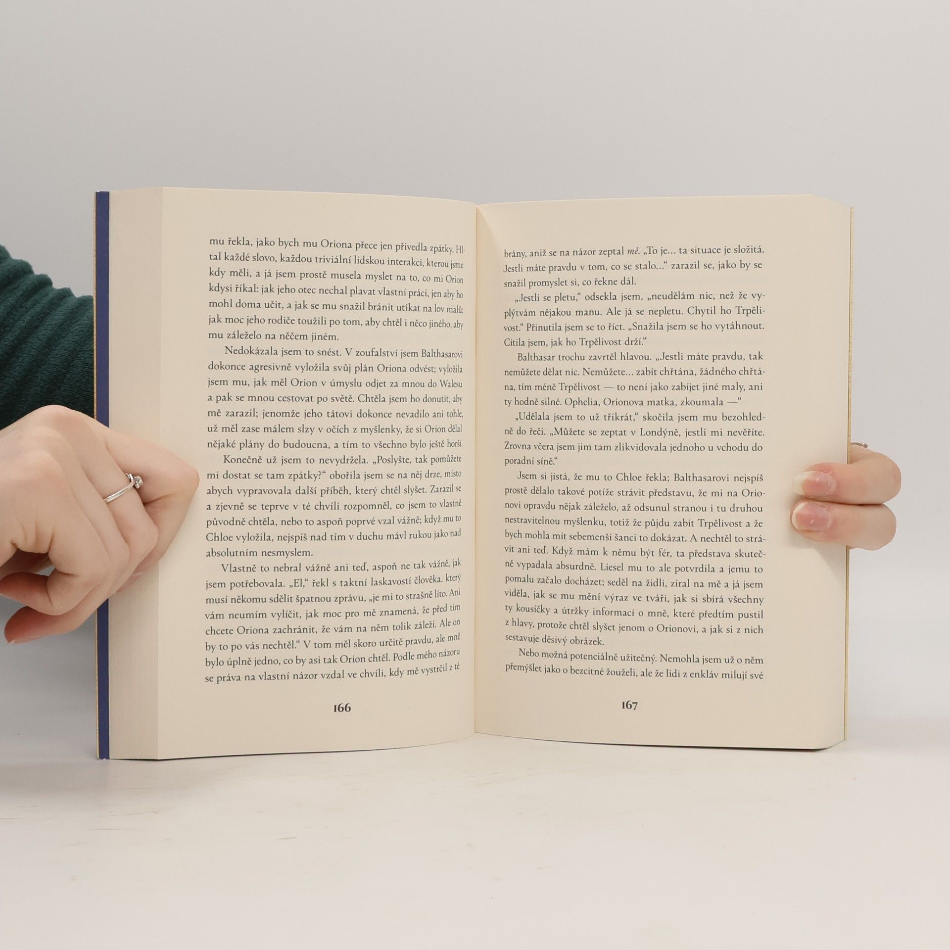 Naomi Novik Zlaté enklávy. Třetí lekce ve Scholomancii