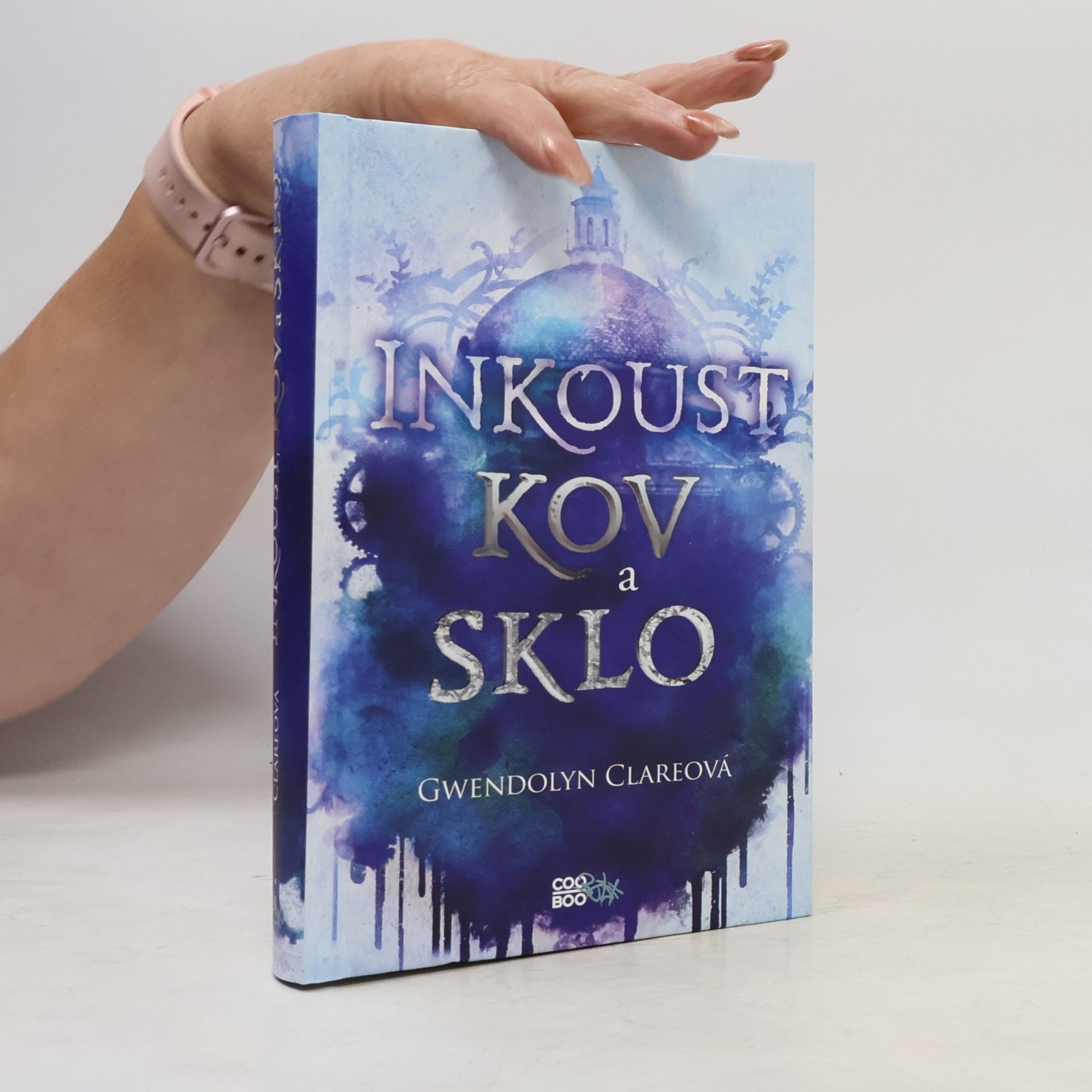 Gwendolyn Clare Inkoust, kov a sklo