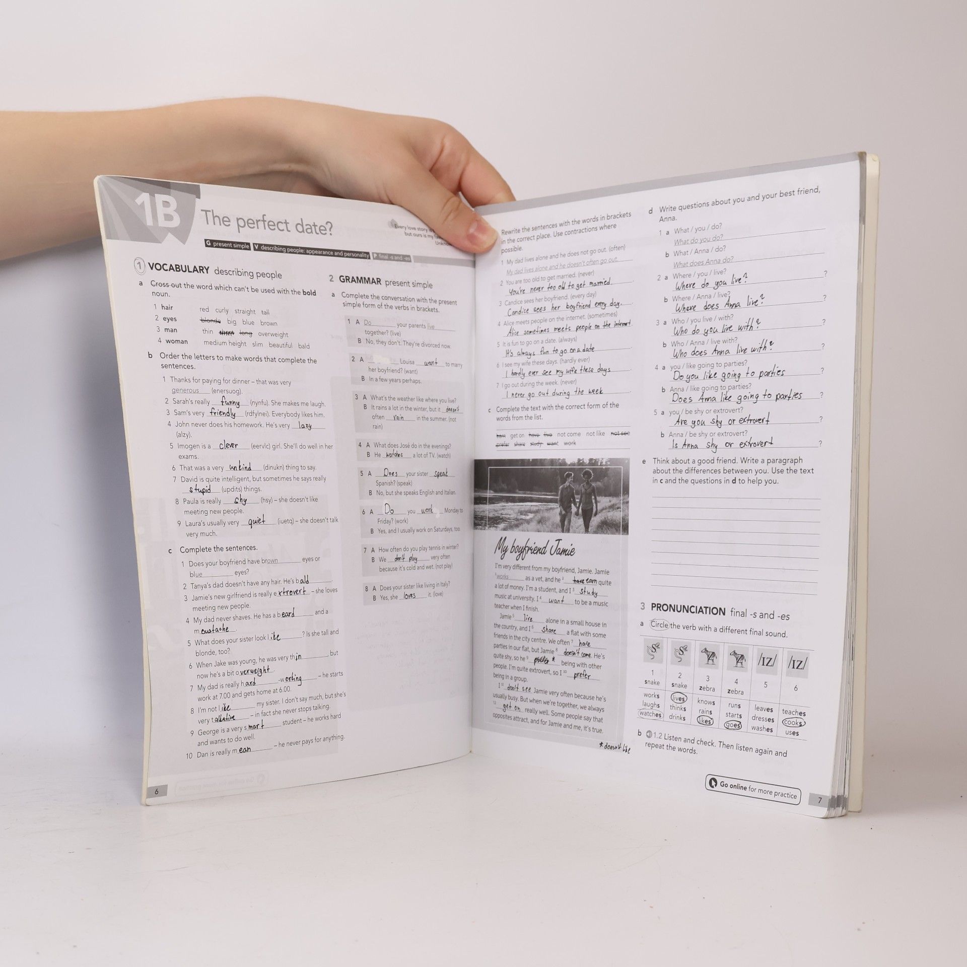 Oxford University Press English File: Pre-Intermediate: Workbook with Key
