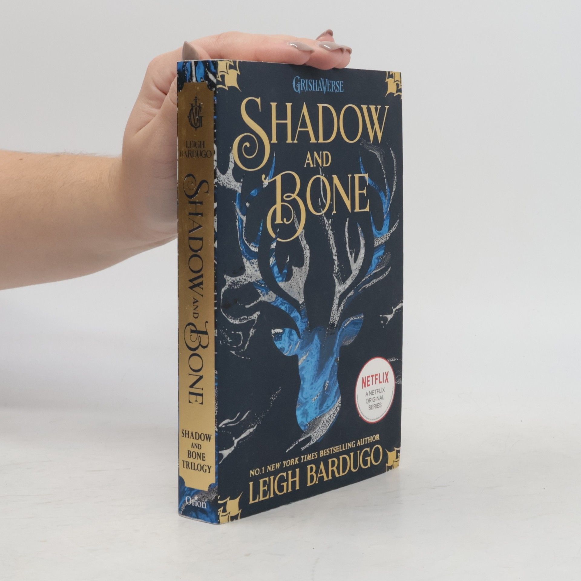 Leigh Bardugo Shadow and Bone