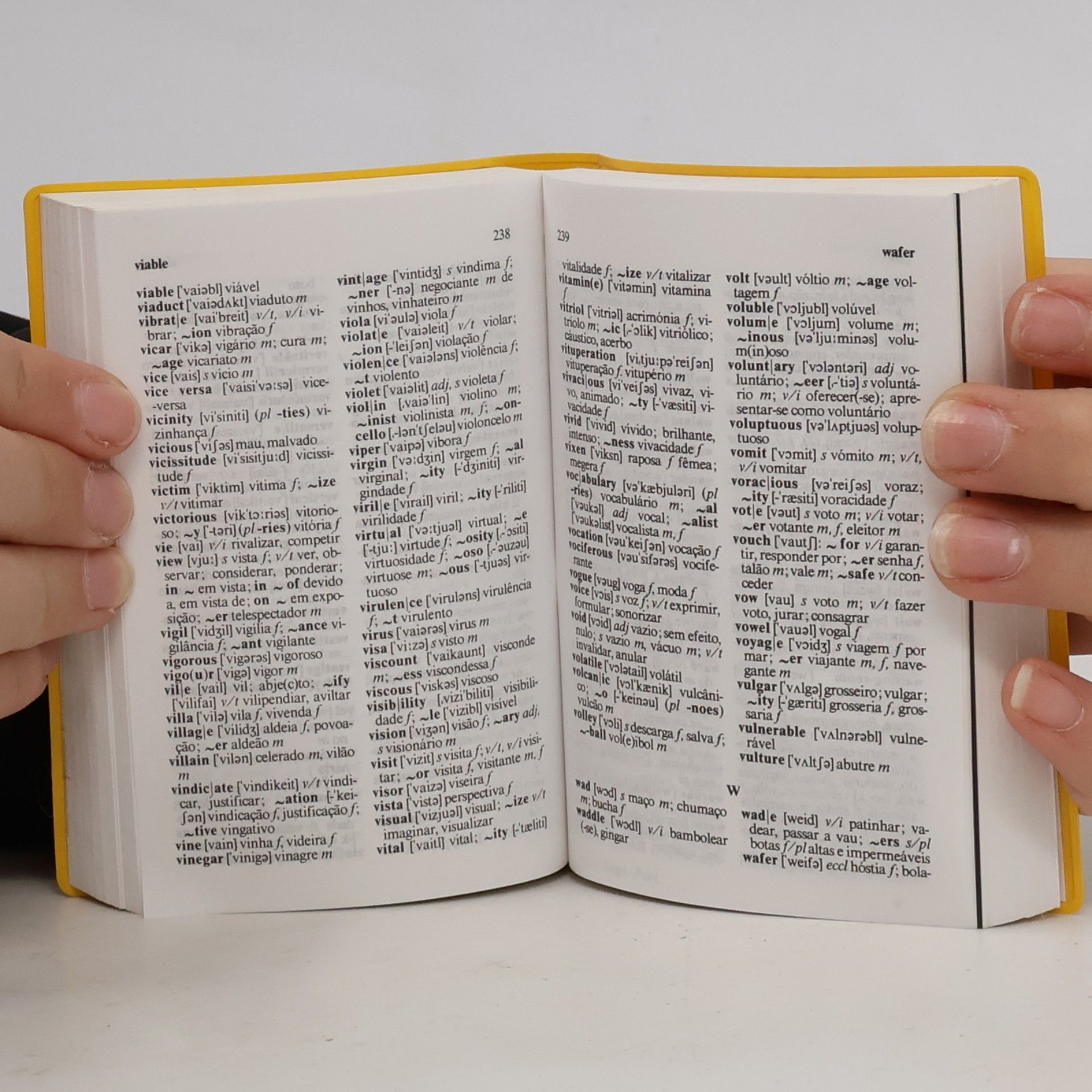 K. G. Langenscheidt Langenscheidt's Universal Dictionary: Portuguese Dictionary
