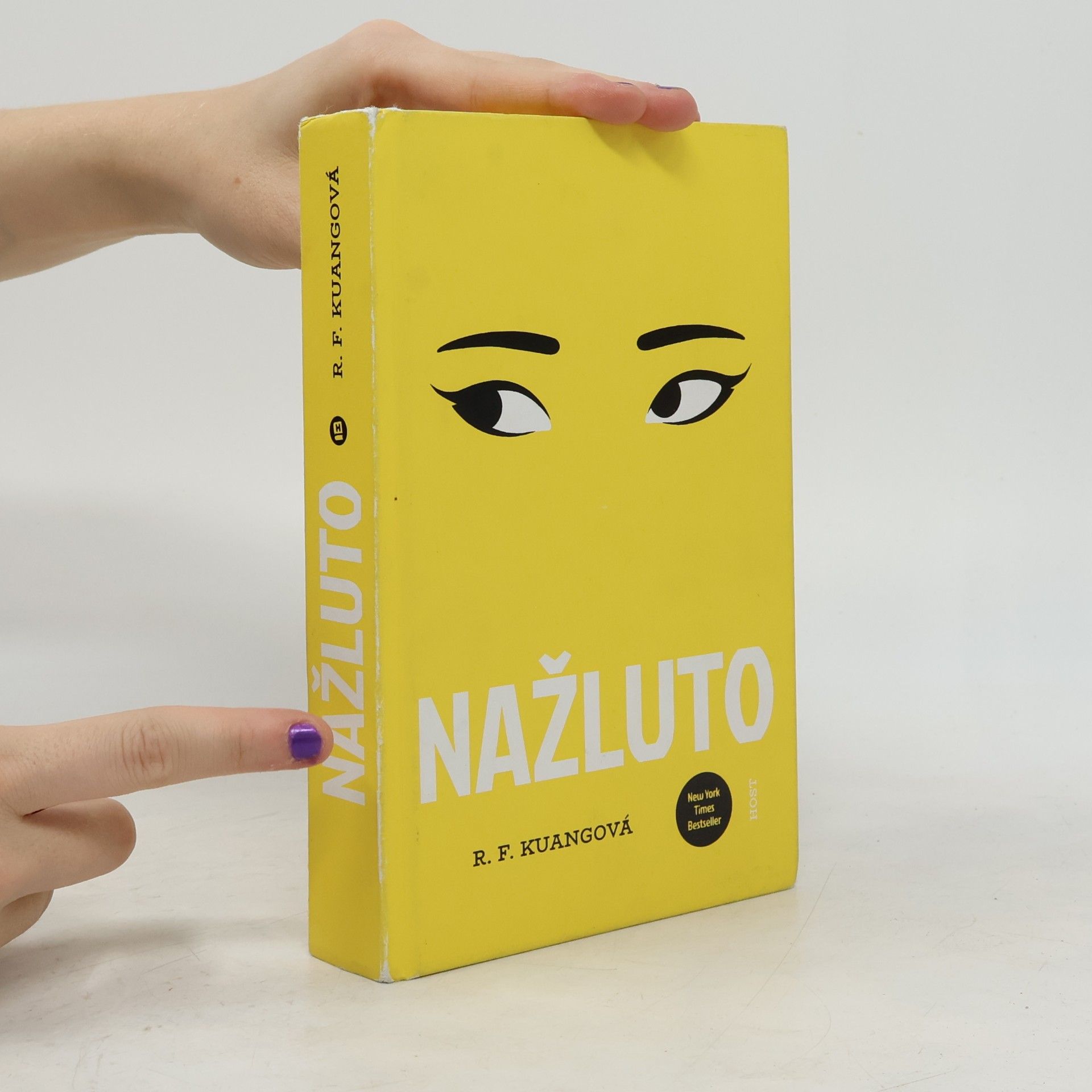 Rebecca Kuang Nažluto