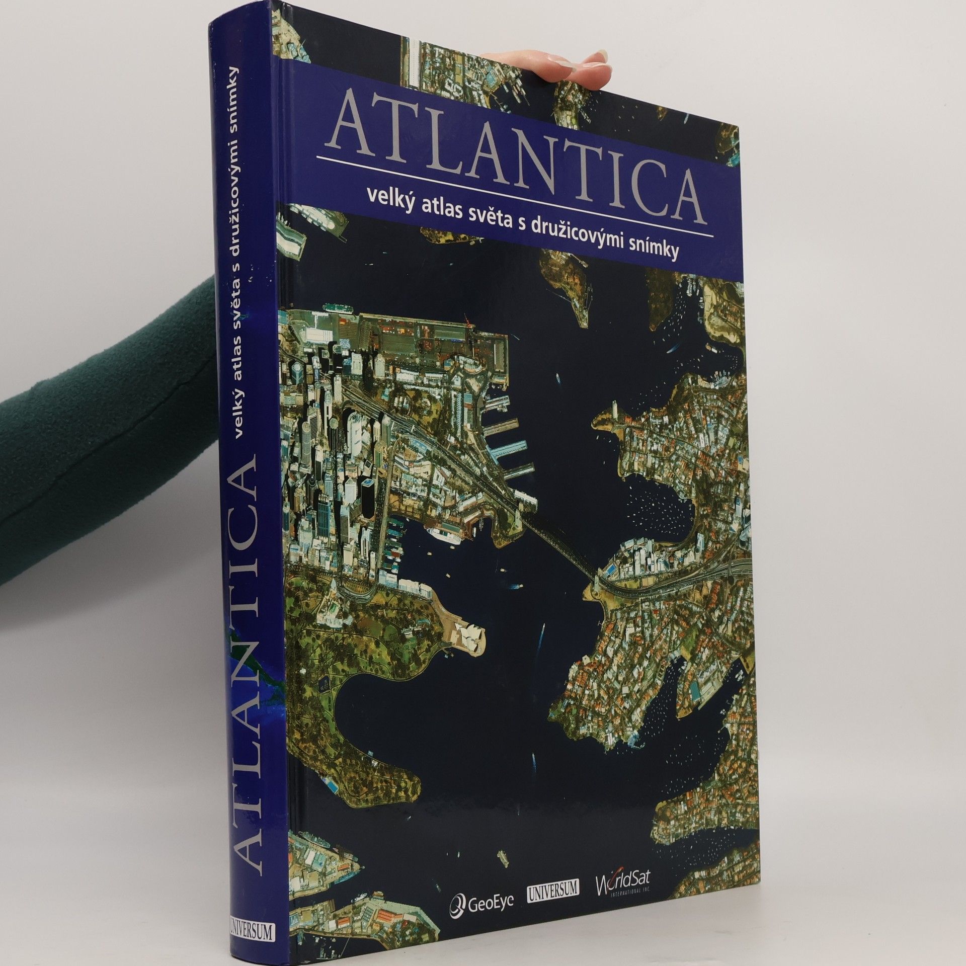 Atlantica: Velký atlas světa s družicovými snímky
