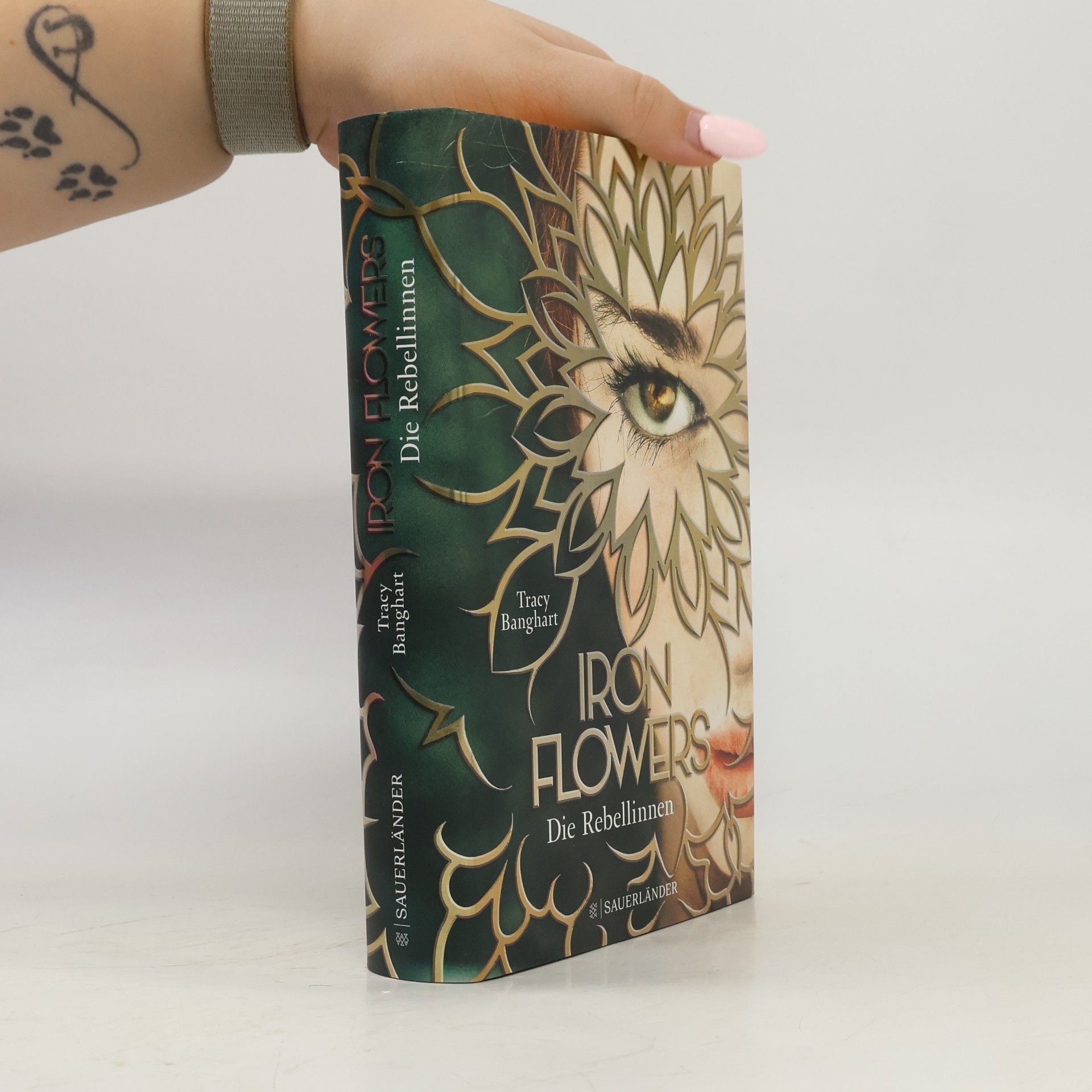 Iron Flowers: Die Rebellinnen