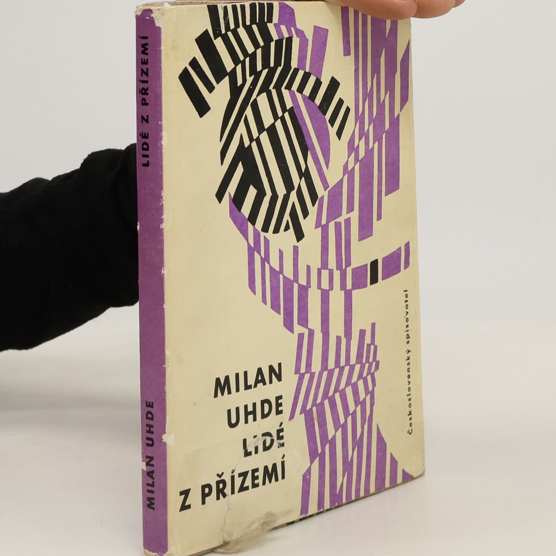 Milan Uhde Lidé z přízemí