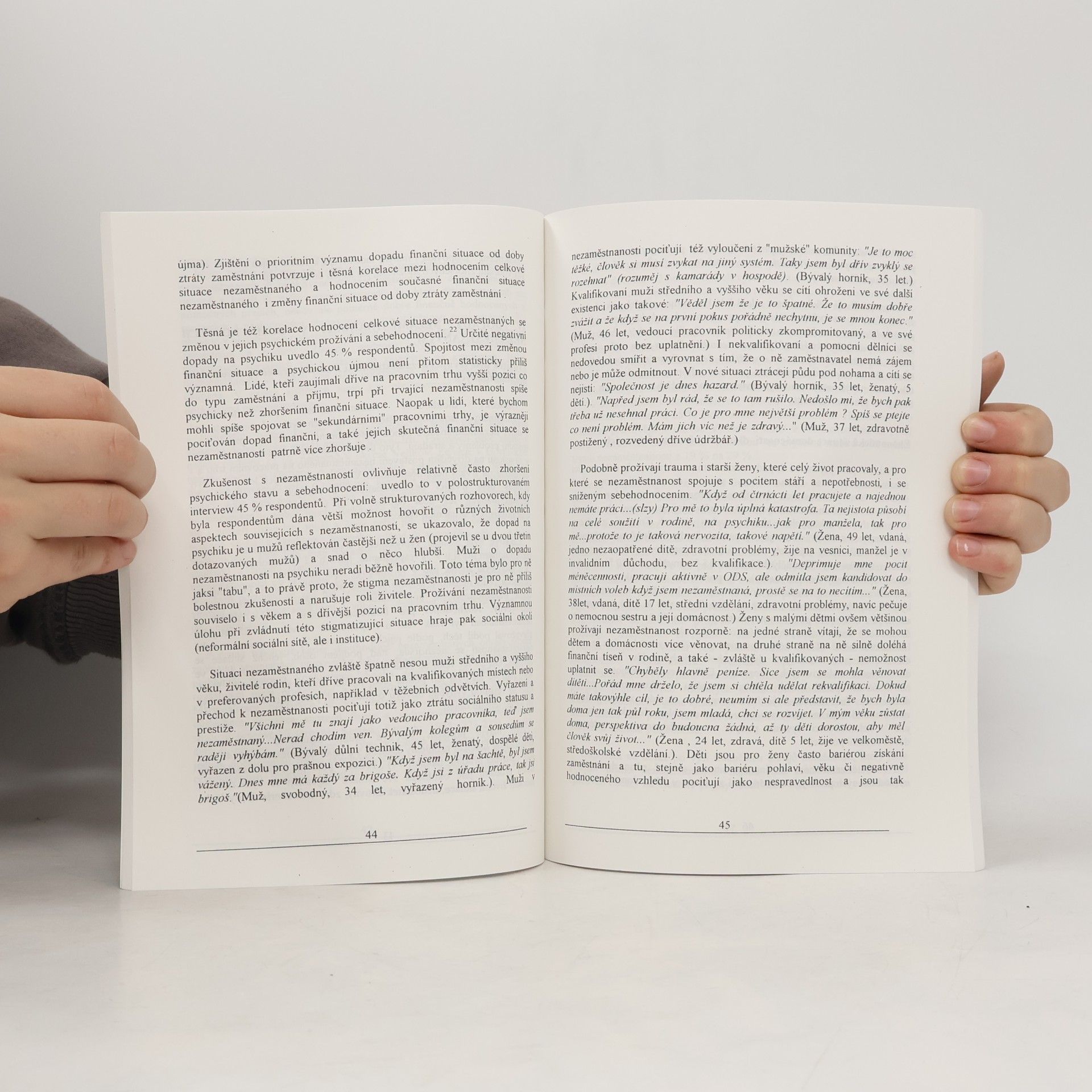 Tomáš Sirovátka Dlouhodobá nezaměstnanost a záchranná sociální síť: Srovnávací studie tří okresů
